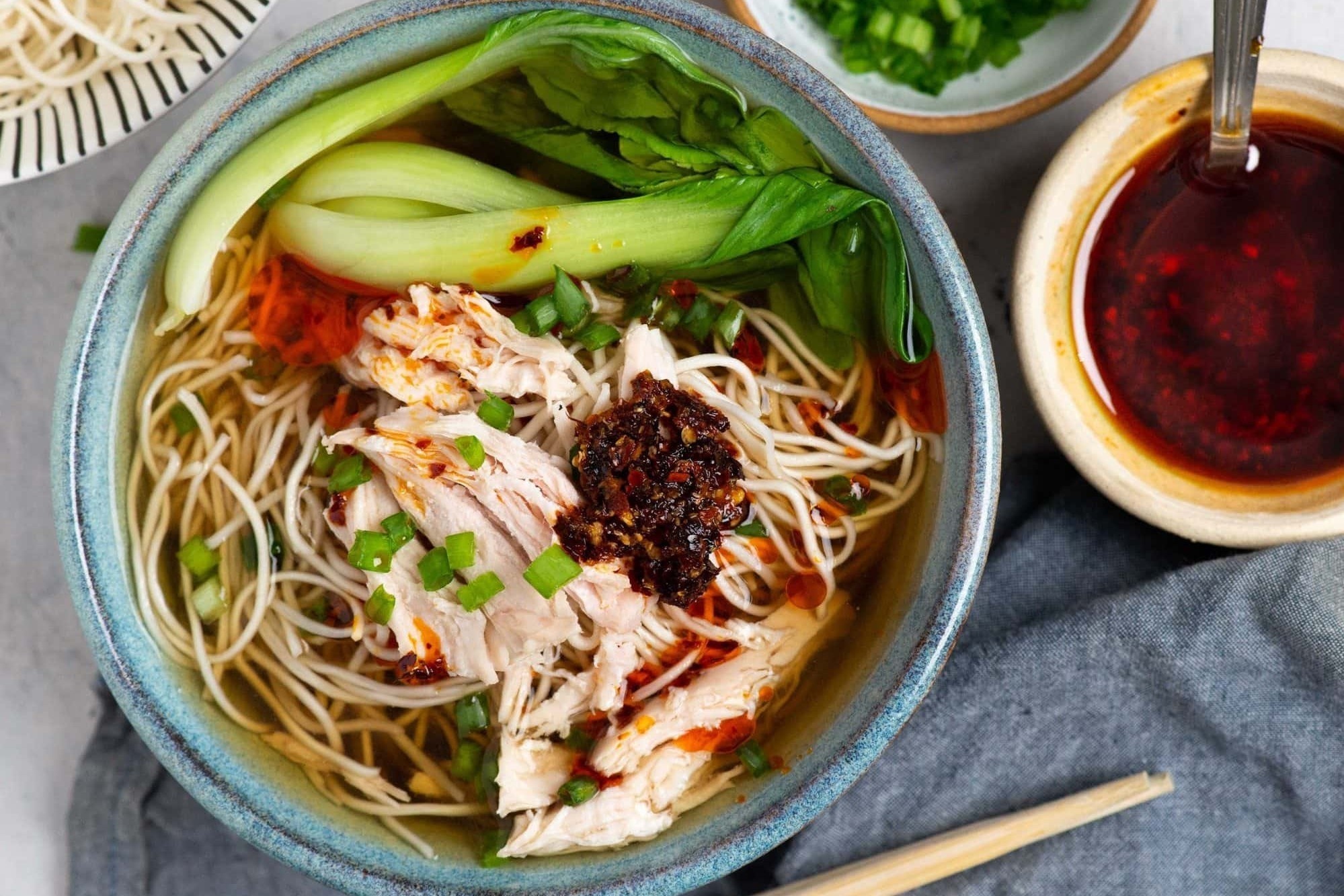 Cach nau mi ga rau cai cho cuoi tuan hinh anh