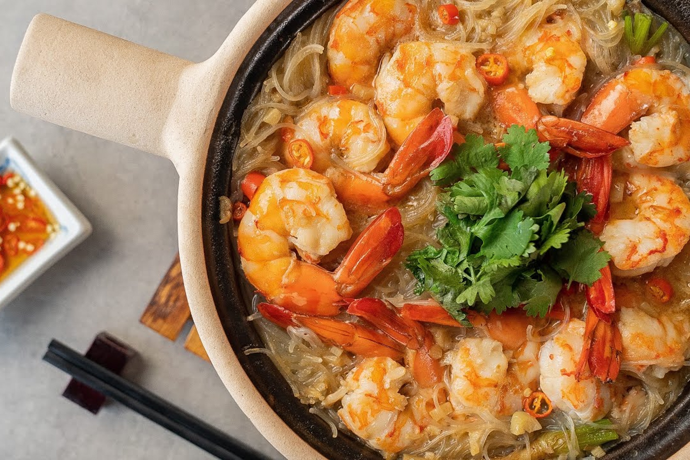 Cach lam mien nau tom kieu Thai hinh anh