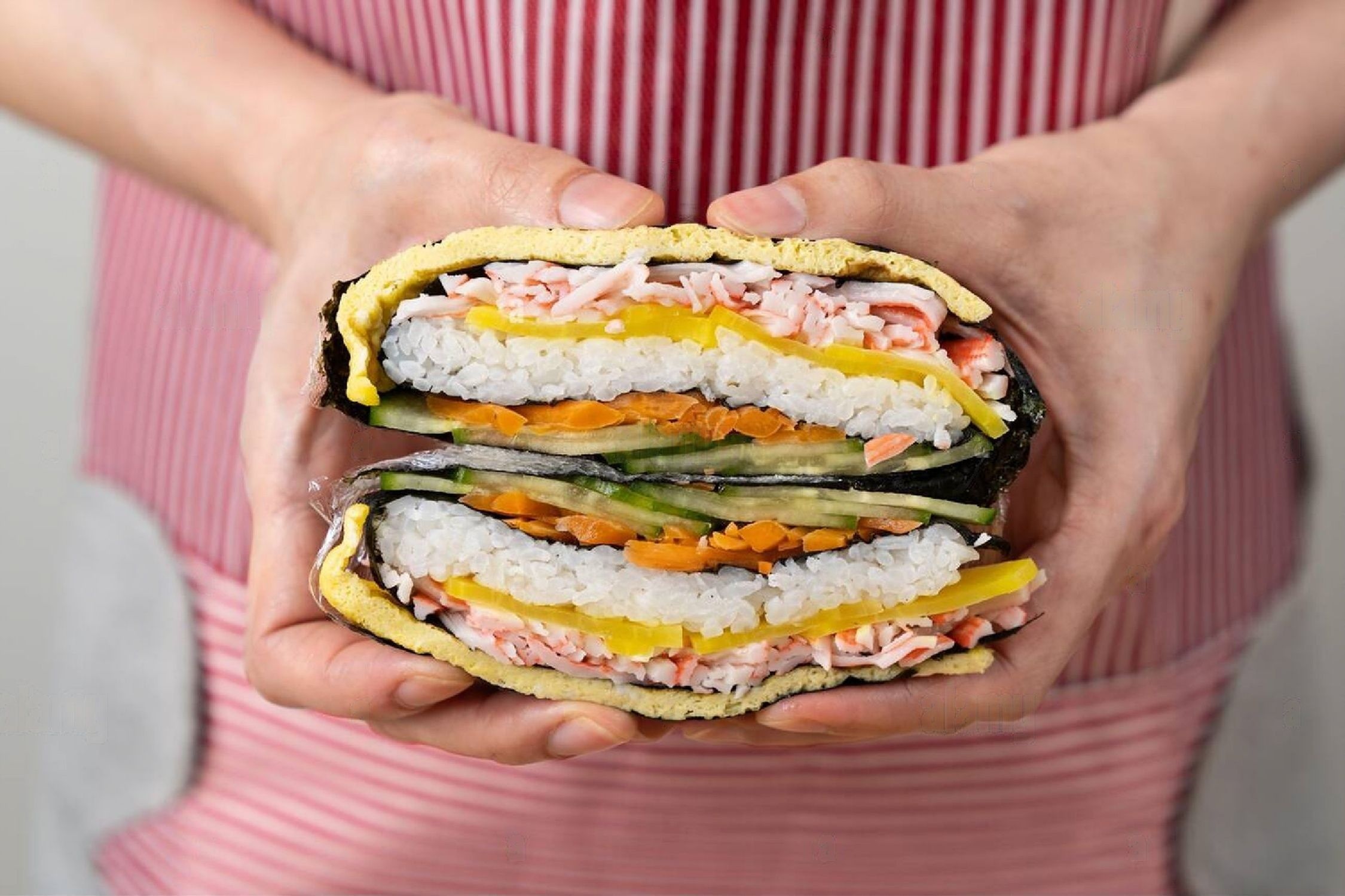 2 cach lam kimbap gap nhanh gon cho dan van phong hinh anh