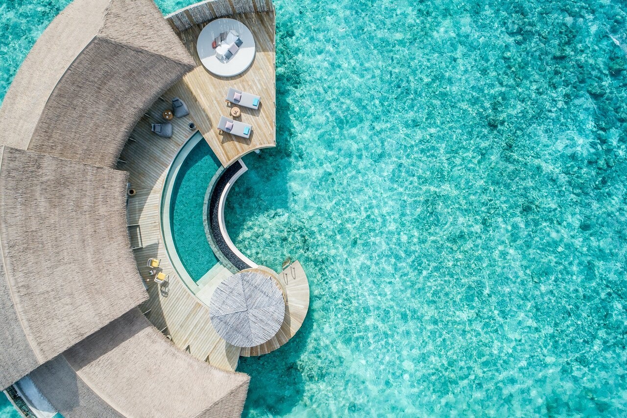 10 resort tren mat nuoc dang tien o Maldives hinh anh