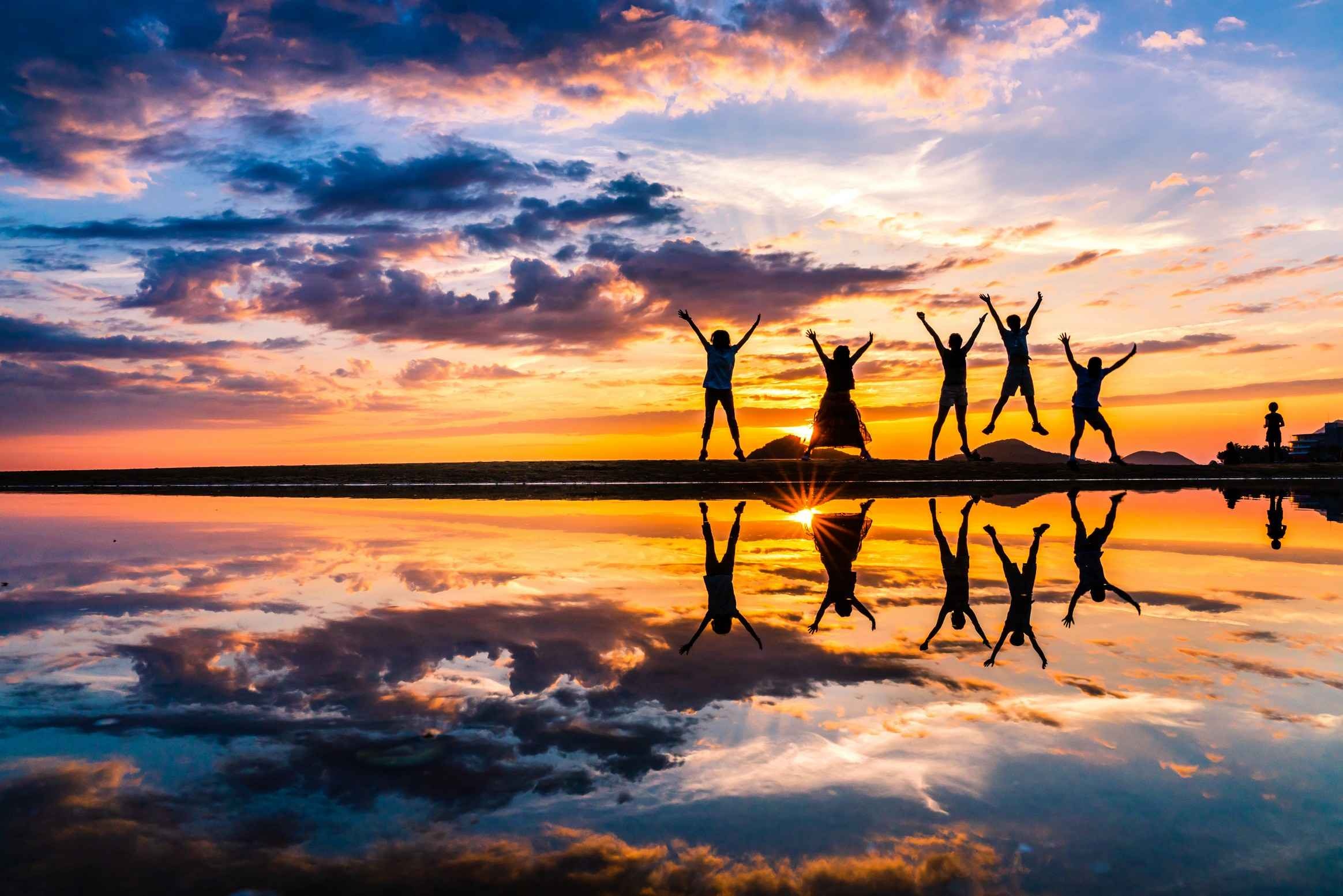 Bai bien nhu tam guong soi troi o Nhat Ban hinh anh