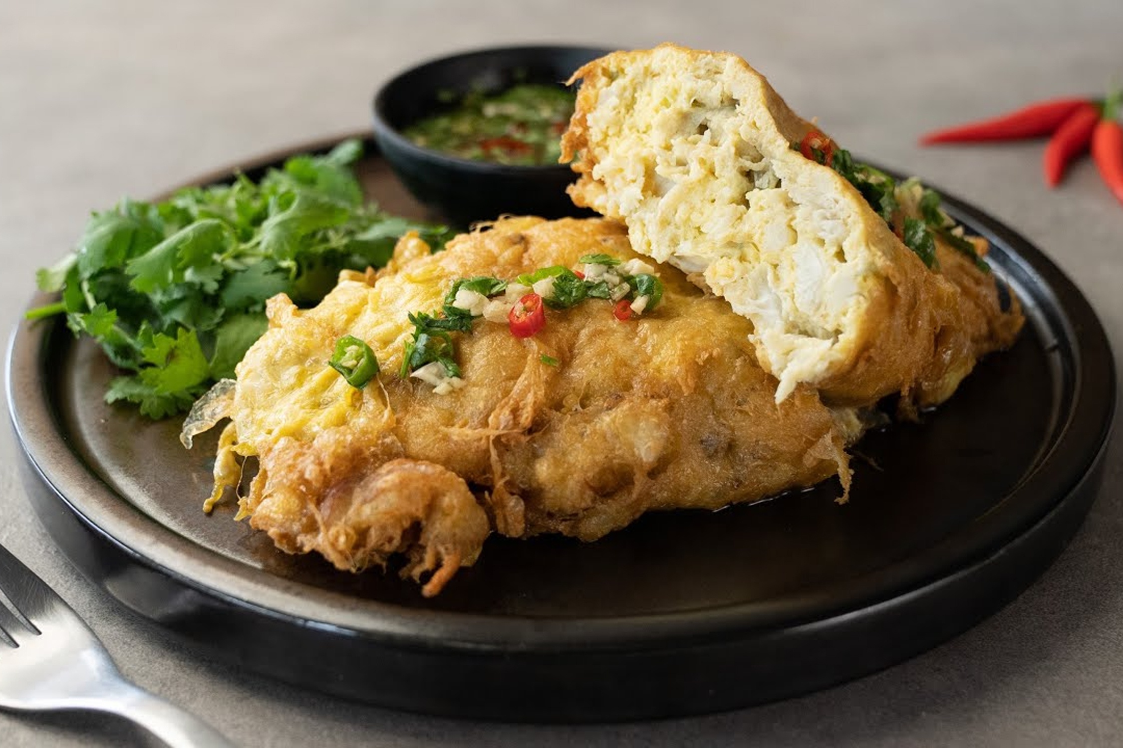 Mon trung op la voi cua kieu Thai hinh anh