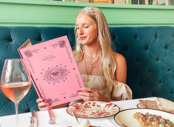 Bua an o nha hang Gucci co gi hinh anh