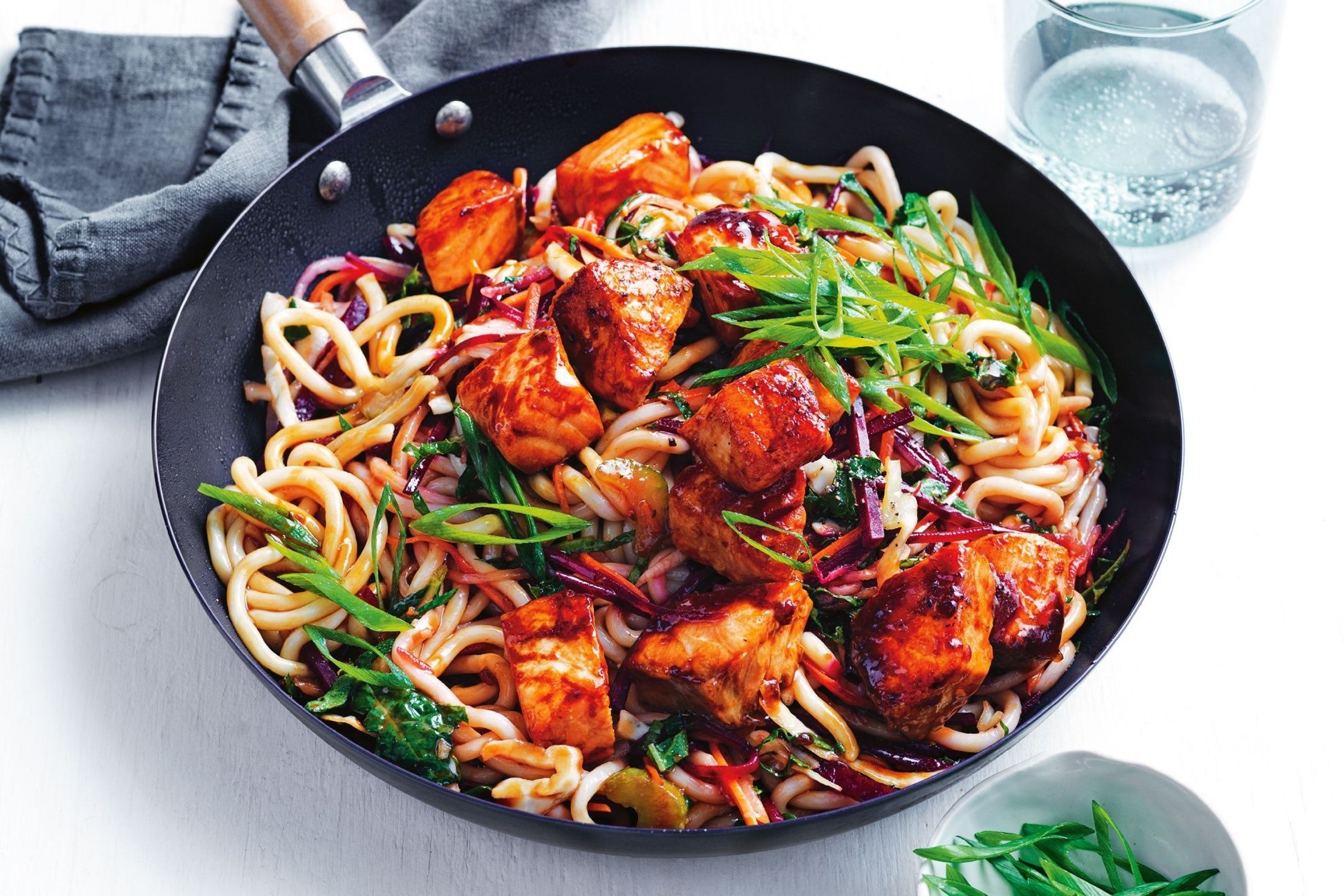 Mi xao ca hoi sot Teriyaki hinh anh