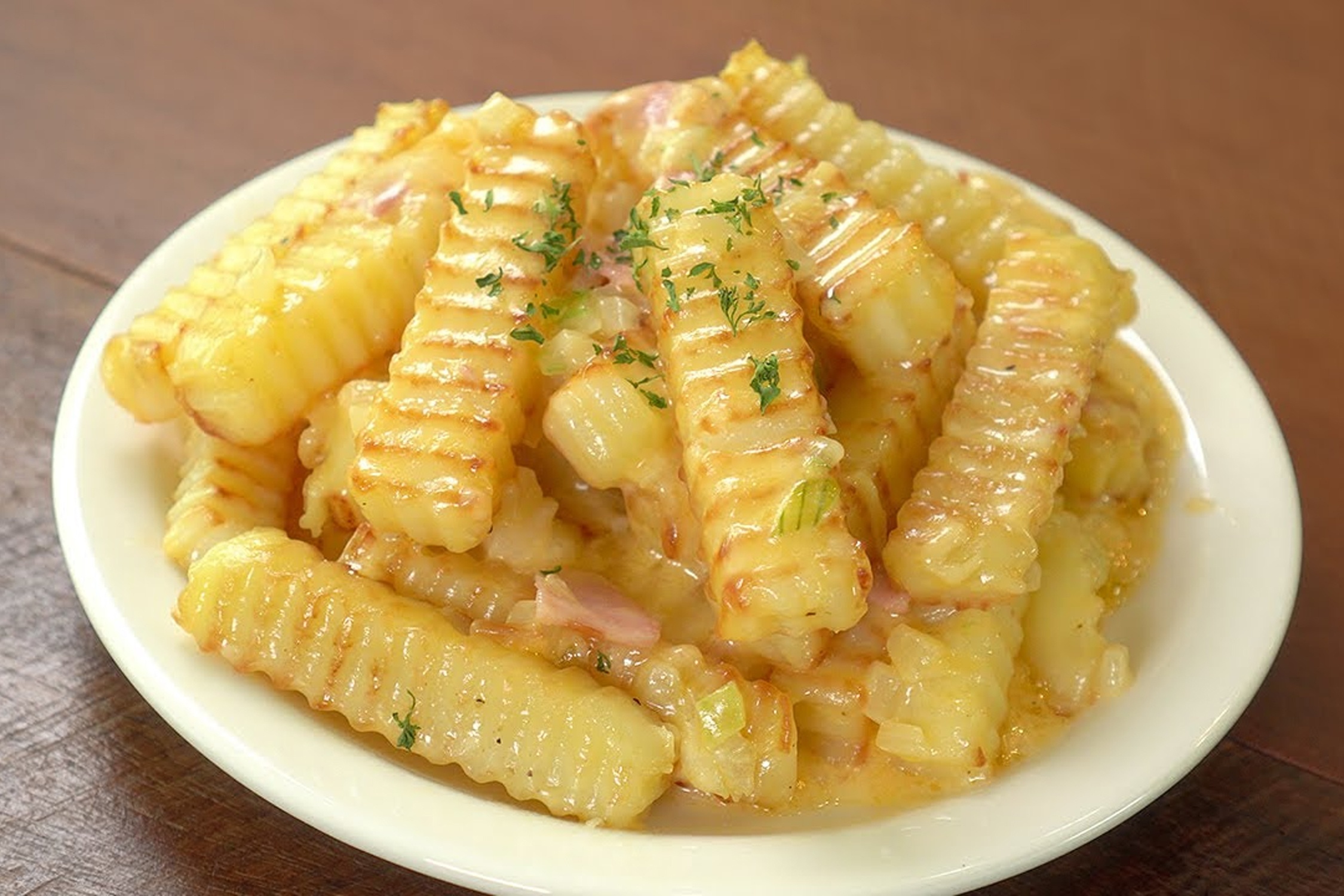 Cach lam khoai tay chien sot pho mai hinh anh