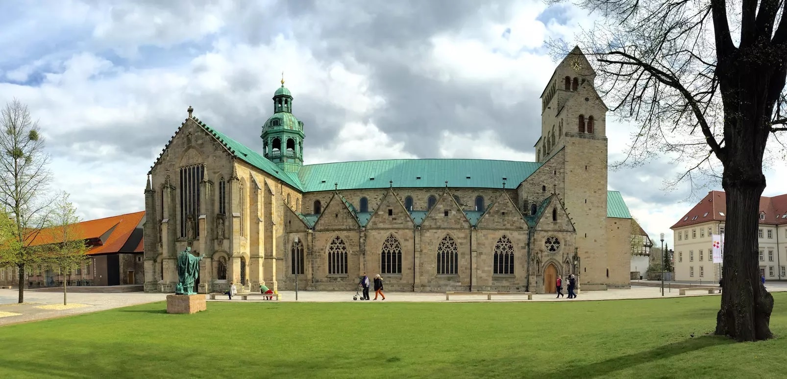 Bui hong co nhat anh 1