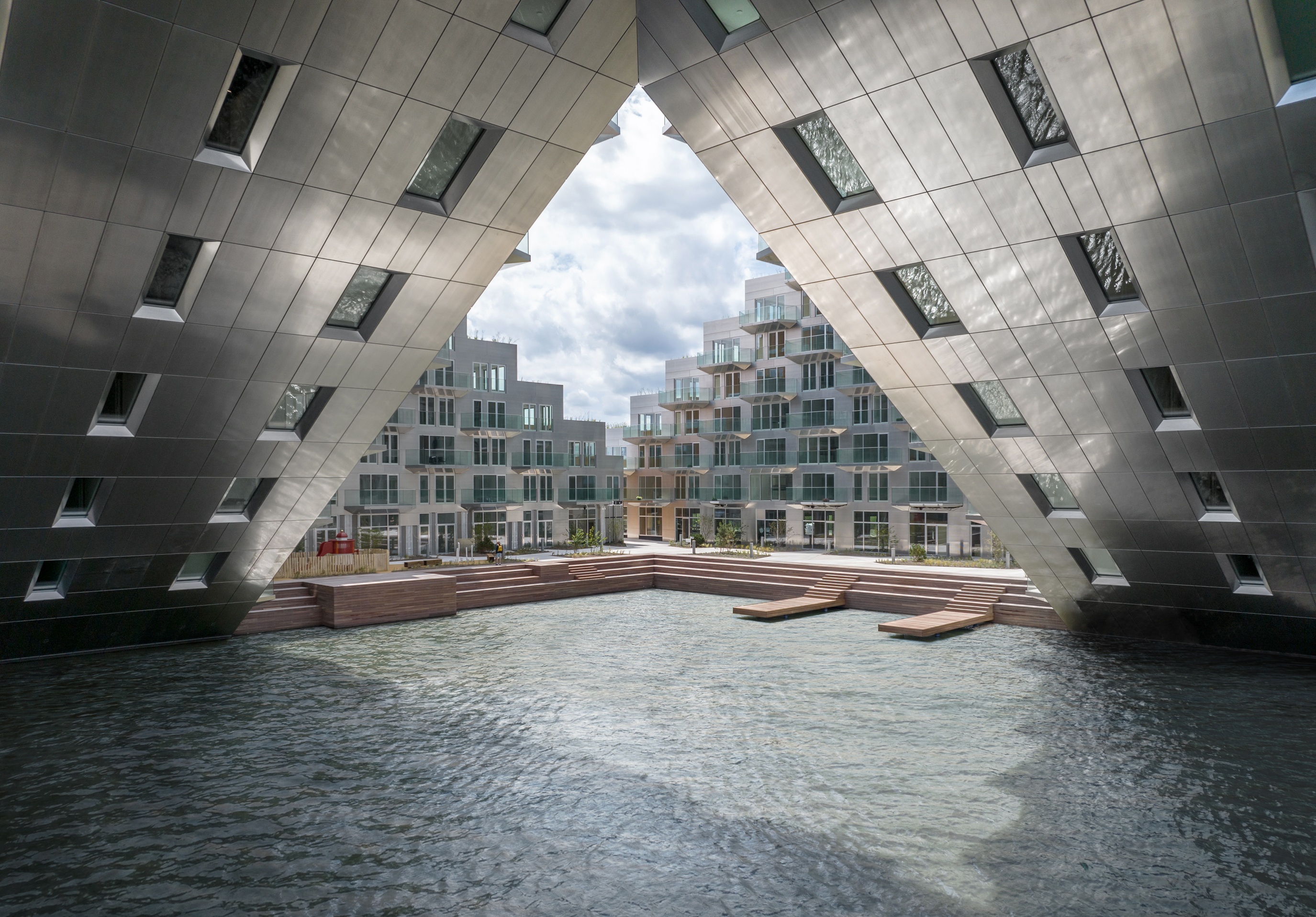 Tòa nhà hình mũi tàu ảnh 7 Toa nha hinh mui tau anh 7