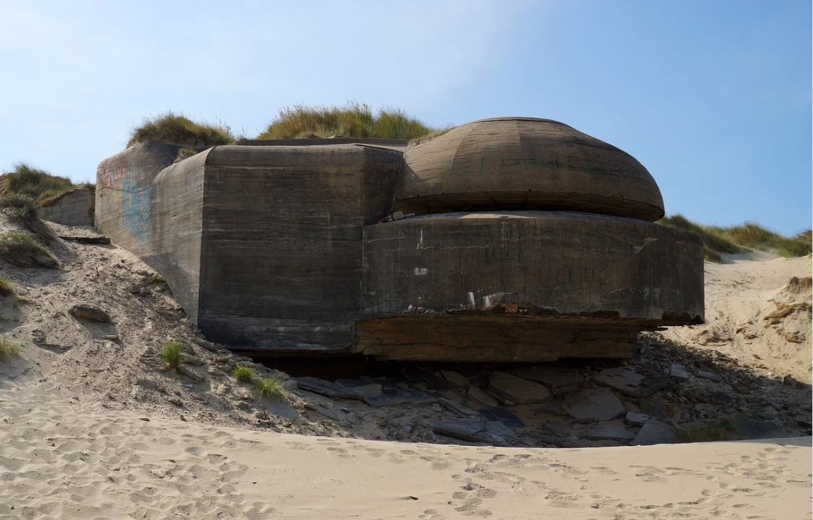 Bi mat ben trong boong ke cua phat xit Duc hinh anh