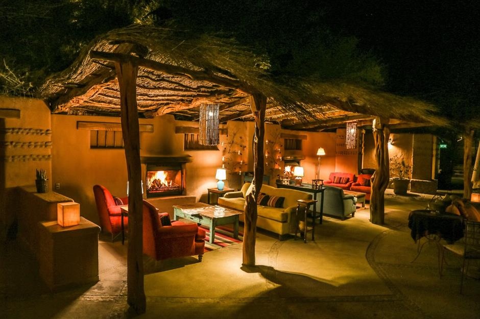 khach san giua sa mac anh 8