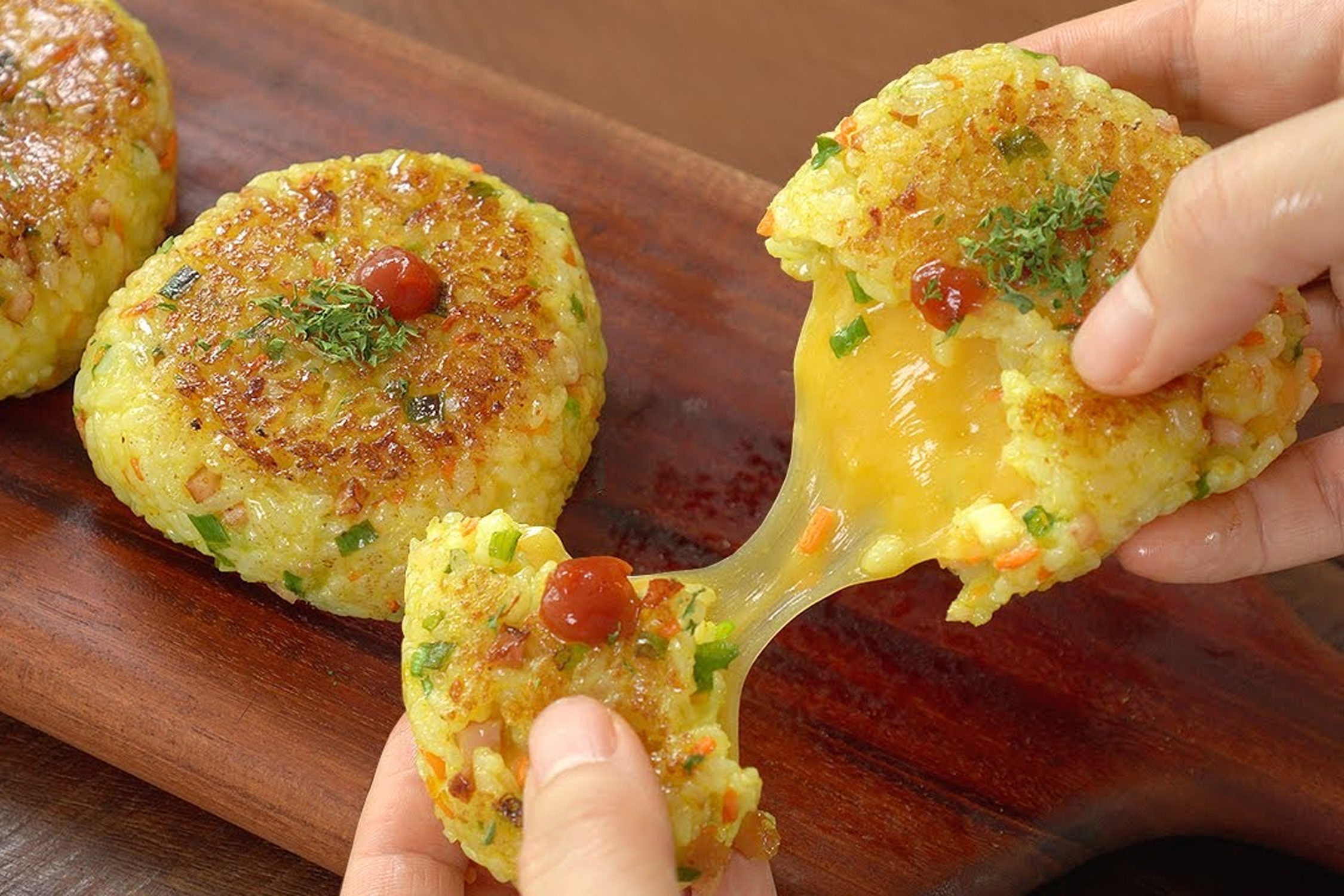 Cach lam com nam nuong kieu Nhat hinh anh