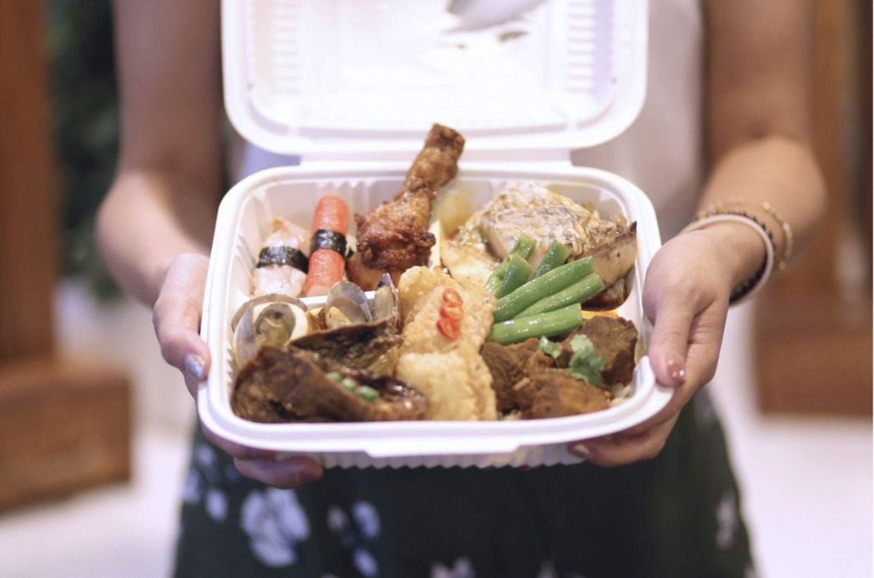 Tra tien de an do buffet thua o Singapore hinh anh