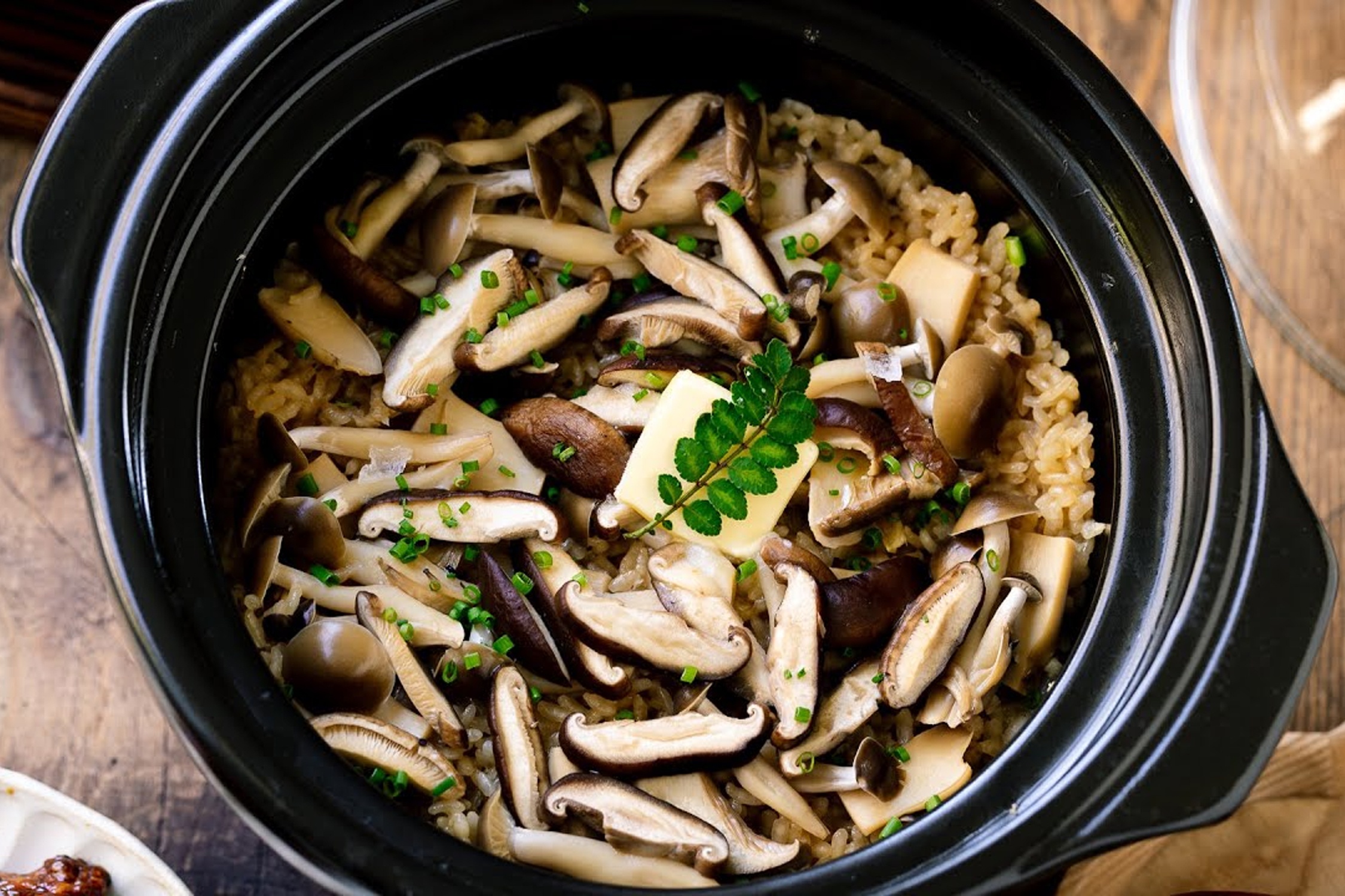 Mon com nieu nam kieu Nhat nhanh gon hinh anh