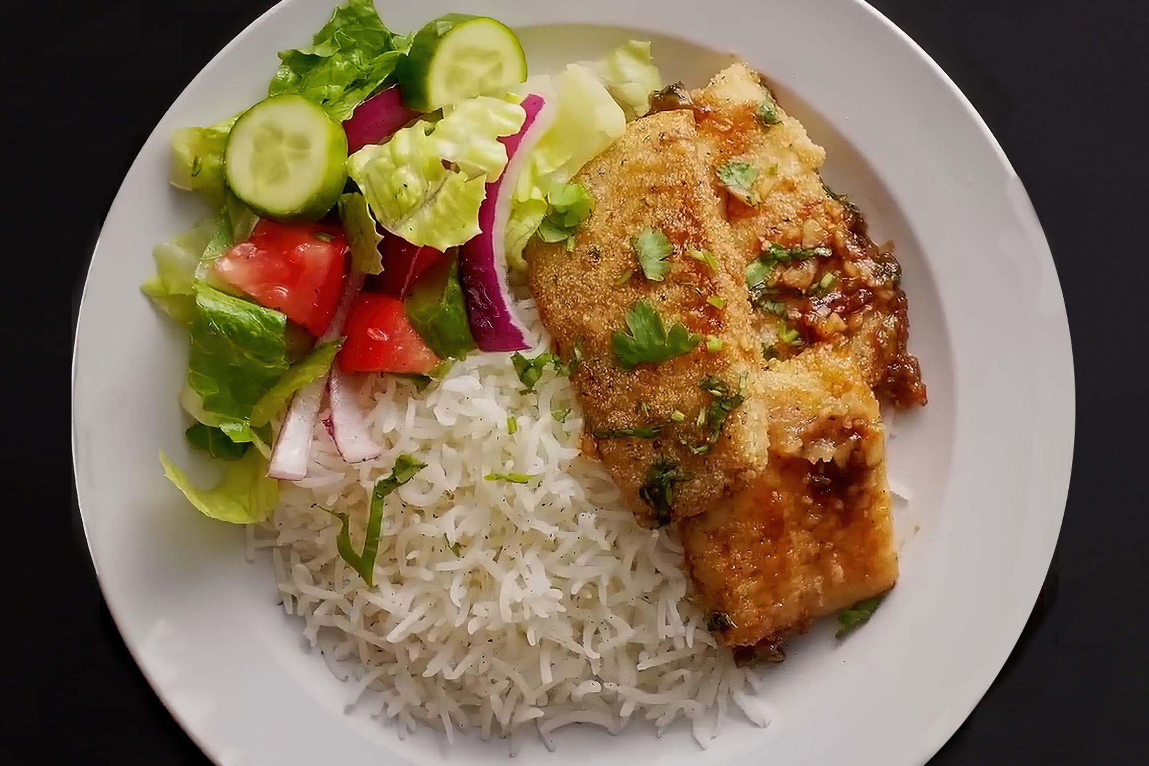 Cach lam com ca chien gion sot me chua hinh anh