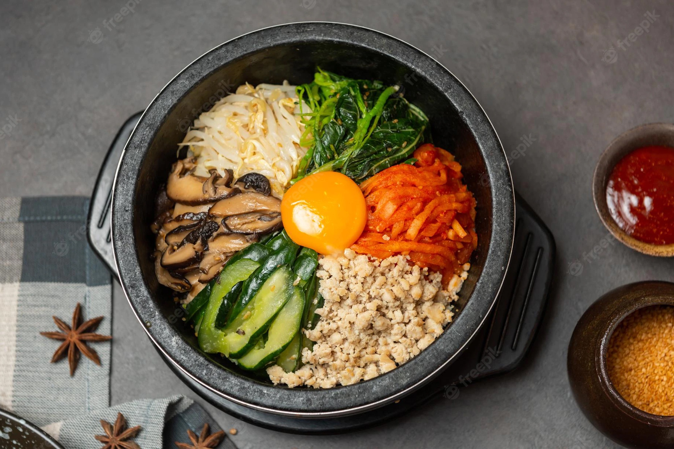 Mon com tron thit ga kieu Han de lam hinh anh