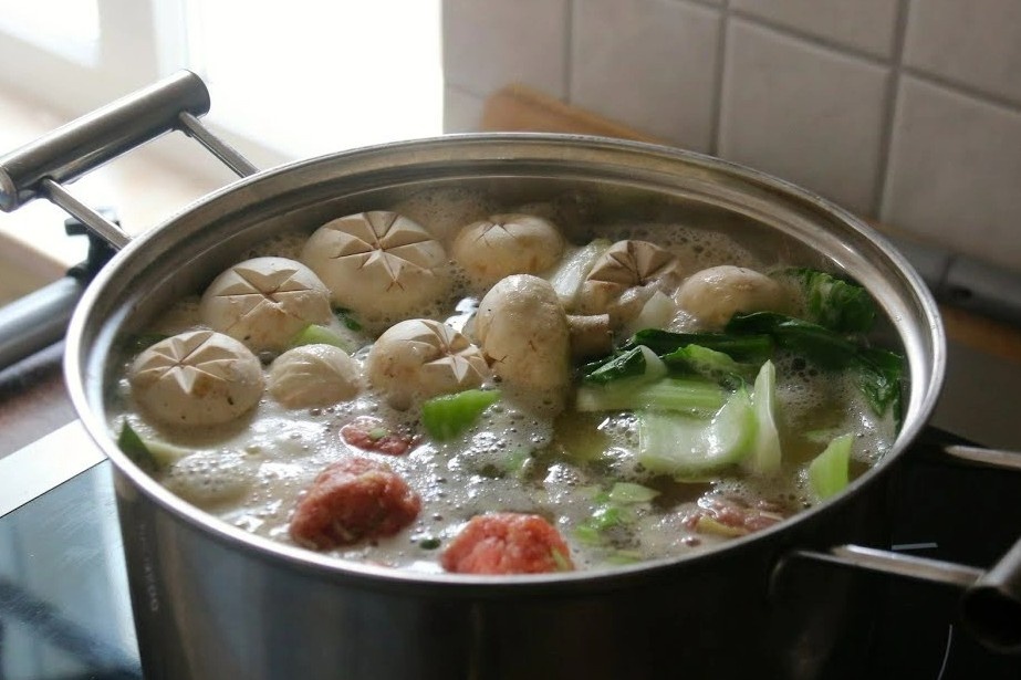 Cach lam mon lau sumo don gian tai nha hinh anh