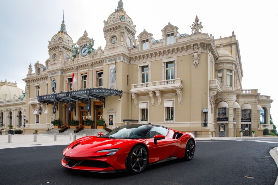 Vuong quoc chi 2,1 km2 giau bac nhat the gioi hinh anh