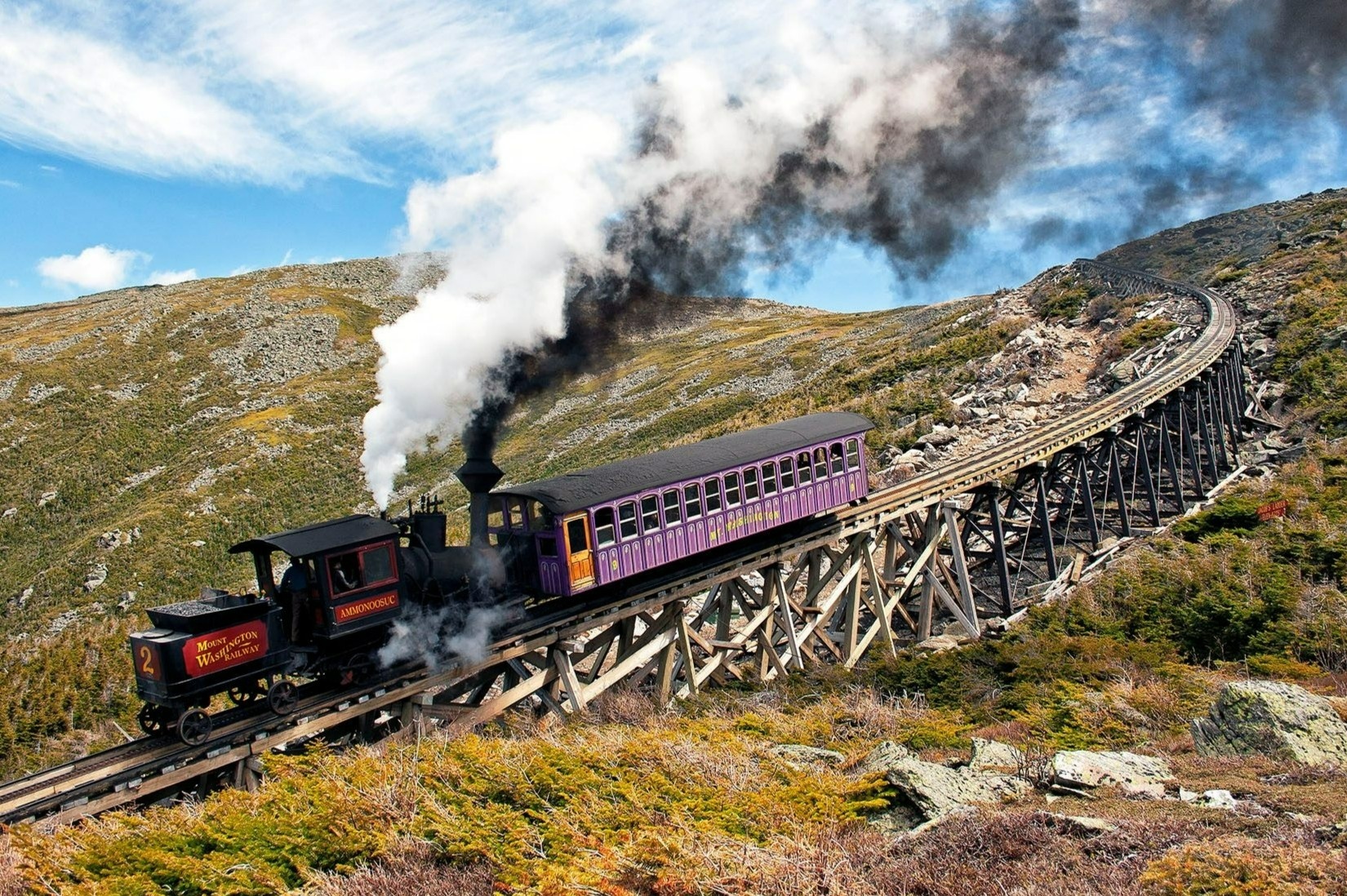 10 tuyen duong sat doc nhat the gioi hinh anh