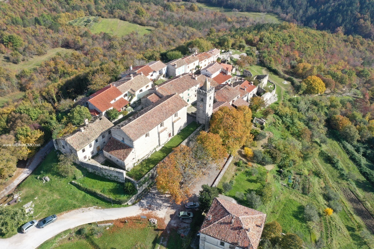 Thi tran nho nhat anh 2