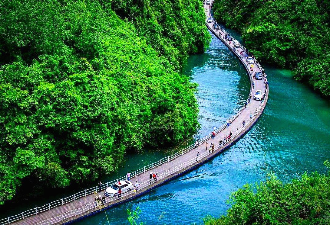 Con duong nhap nho tren mat nuoc o Trung Quoc hinh anh