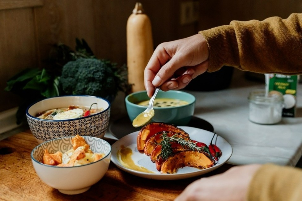 An chay khoe dep moi ngay voi goi y tu 4 cuon sach hay hinh anh