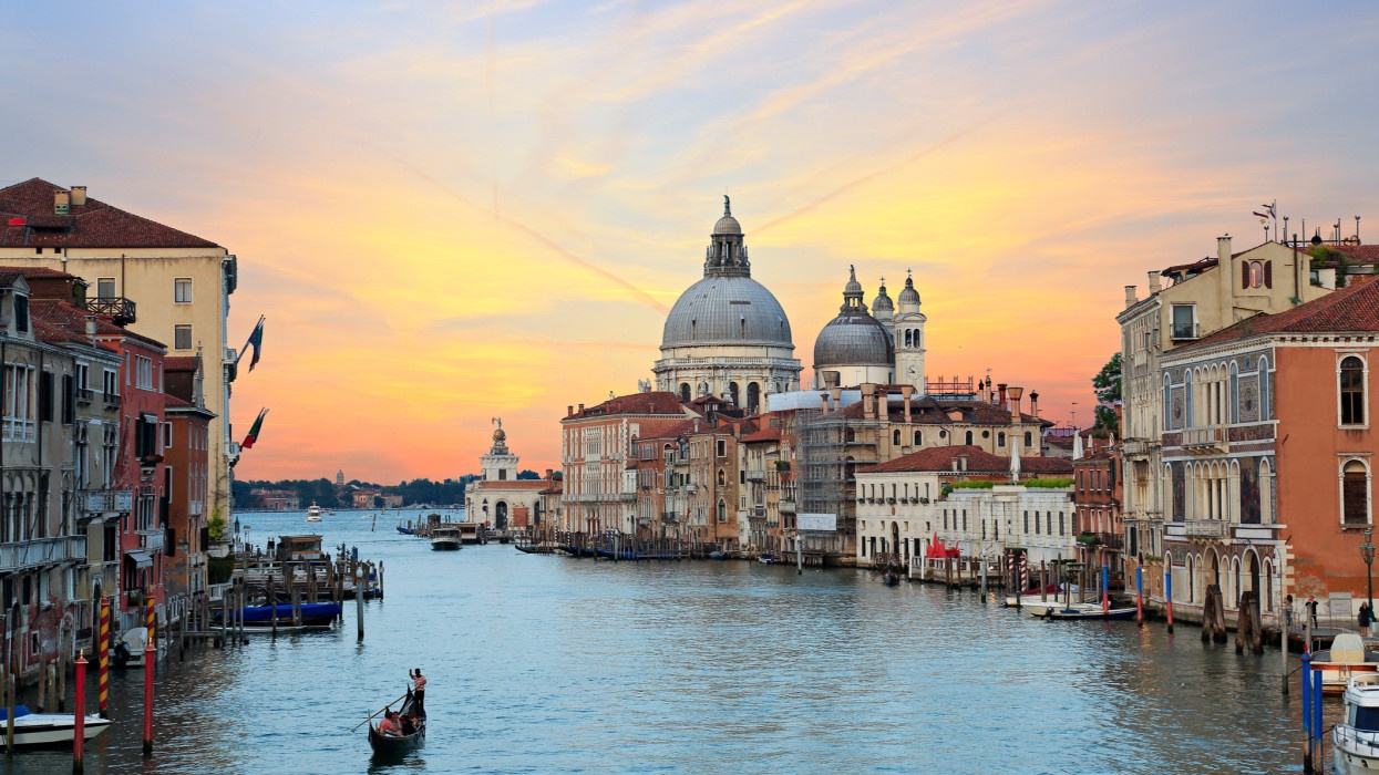 Tau dem chau Au anh 2