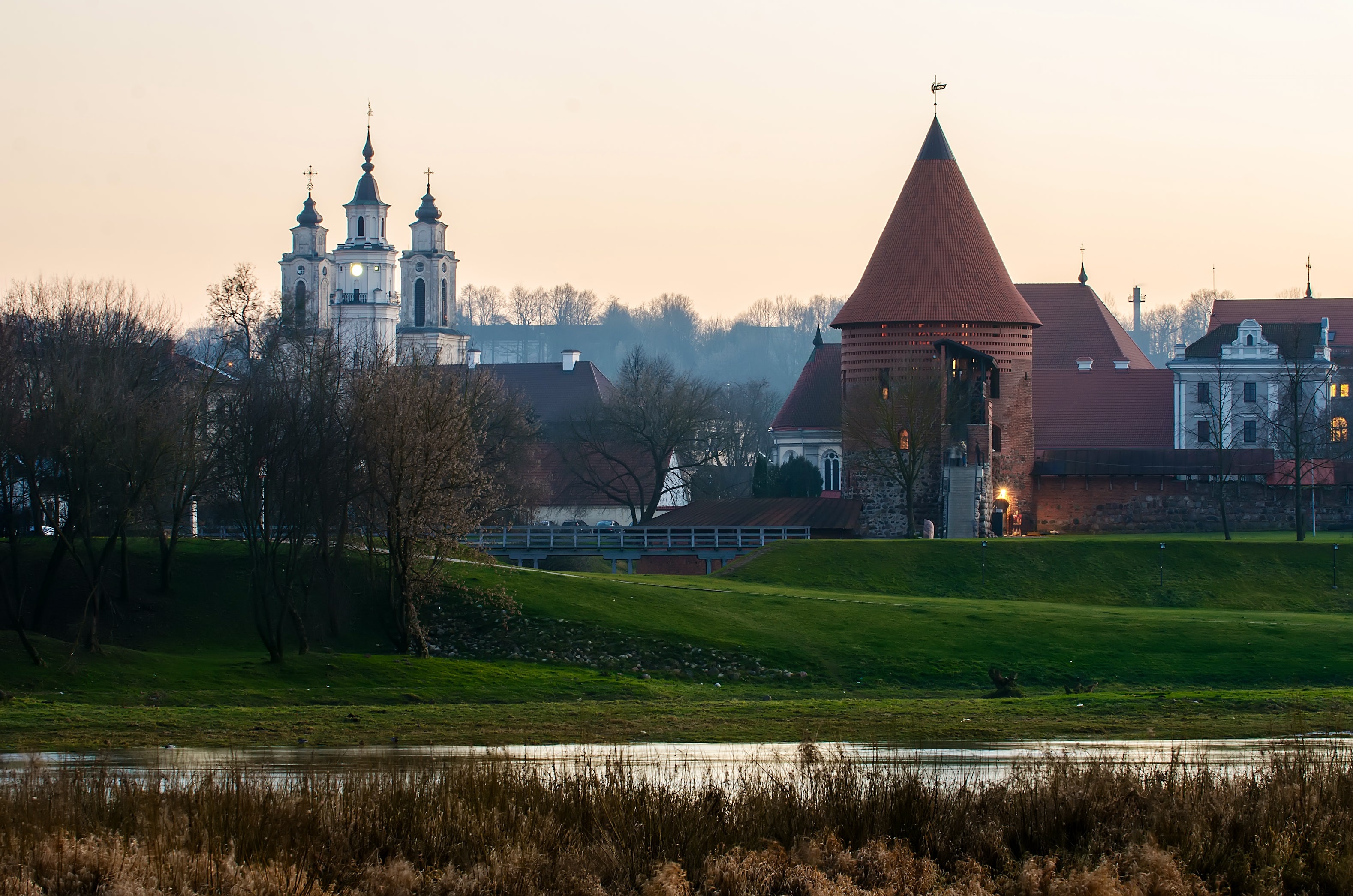 Tau dem chau Au anh 8