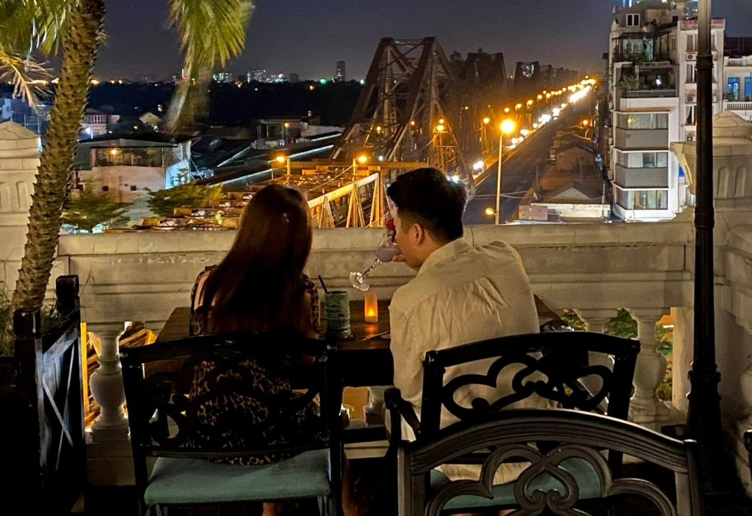 5 rooftop bar de don giao thua o Ha Noi hinh anh