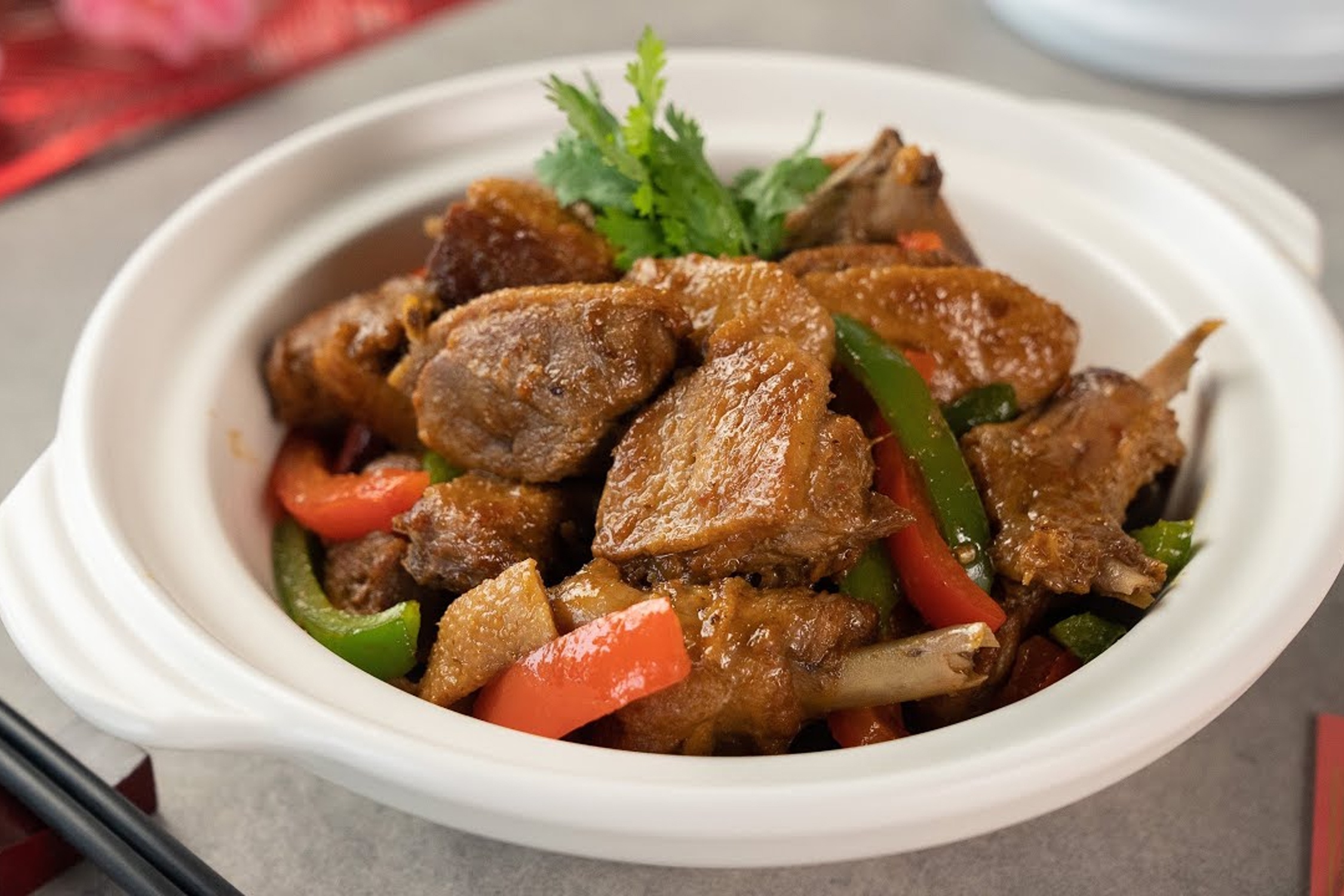 Mon thit vit om bia la mieng cho ngay Tet hinh anh