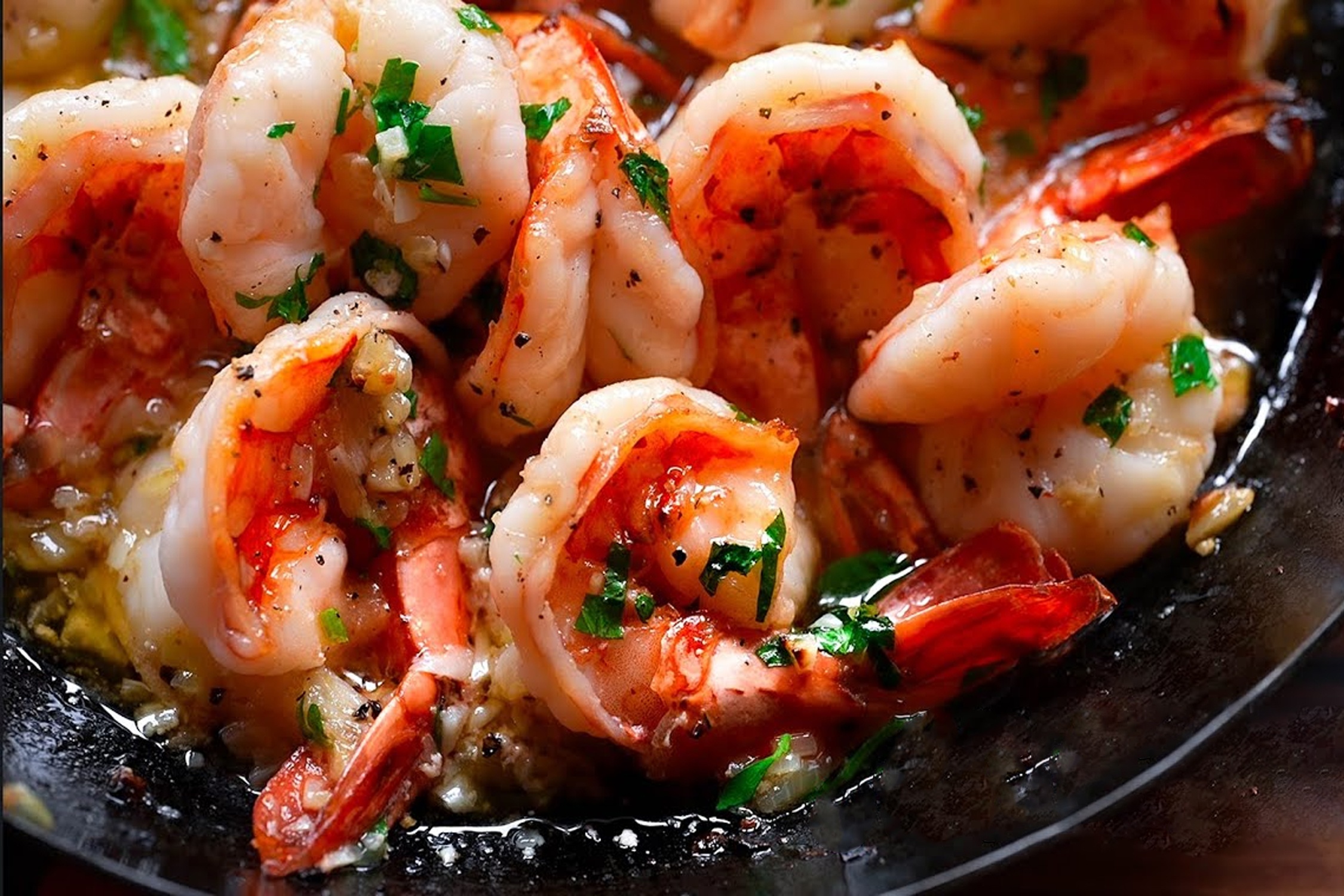 Lam tom xao toi hao com ngay Tet hinh anh