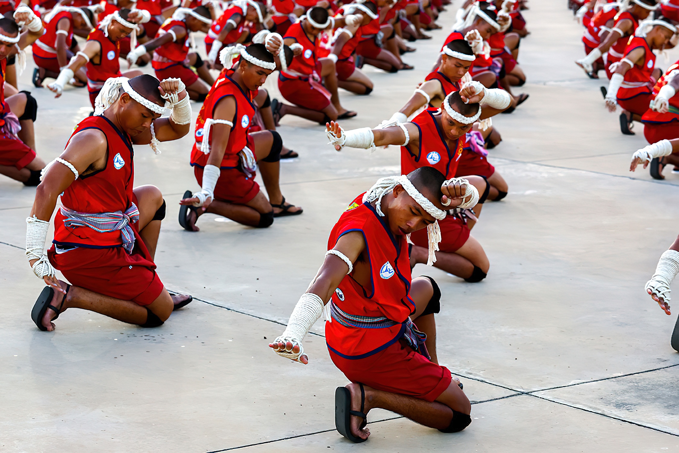 Hon 3.600 vo si dong dien Muay Thai lap ky luc Guinness hinh anh