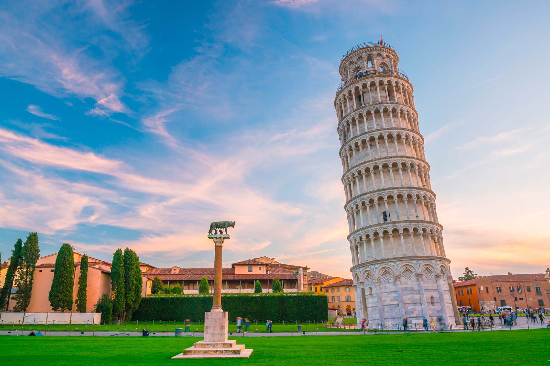 Ly do thap Pisa nghieng hinh anh