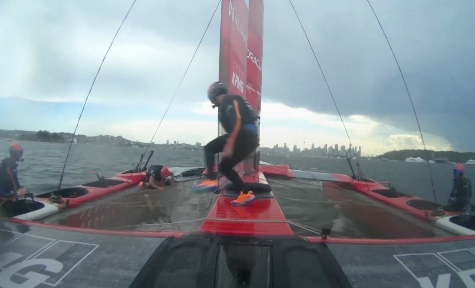 Tai nan trong cuoc dua thuyen buom o Australia hinh anh