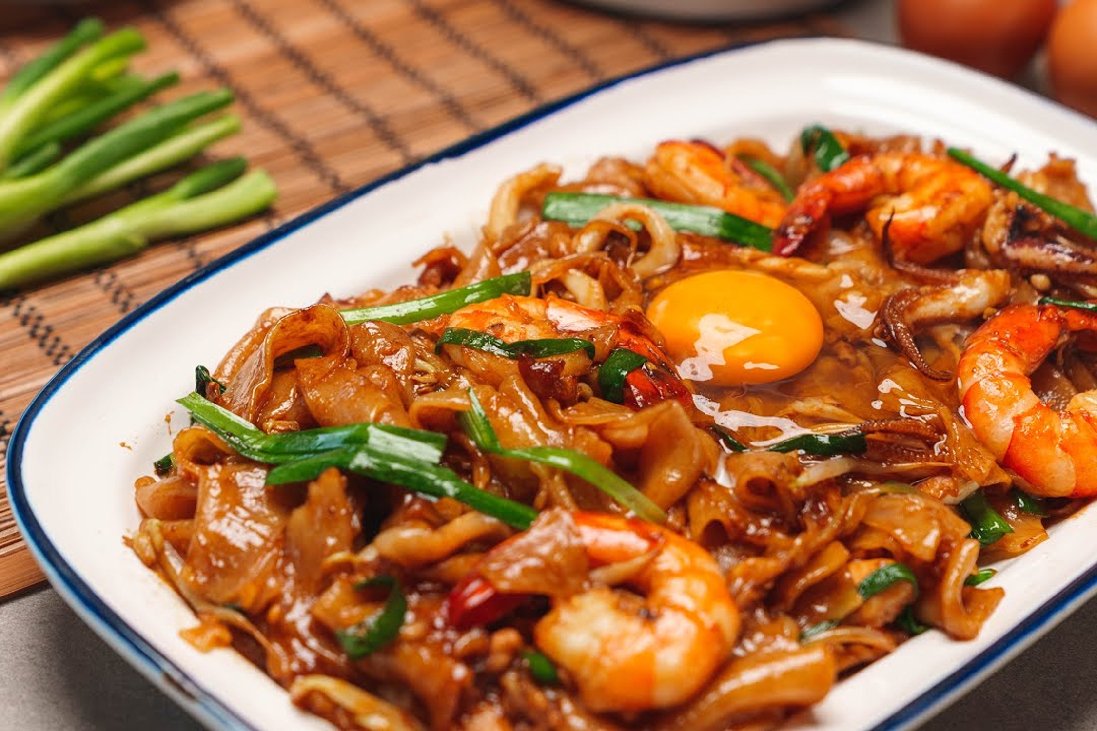 Cach lam pho xao 'Mat Trang' cua Singapore hinh anh