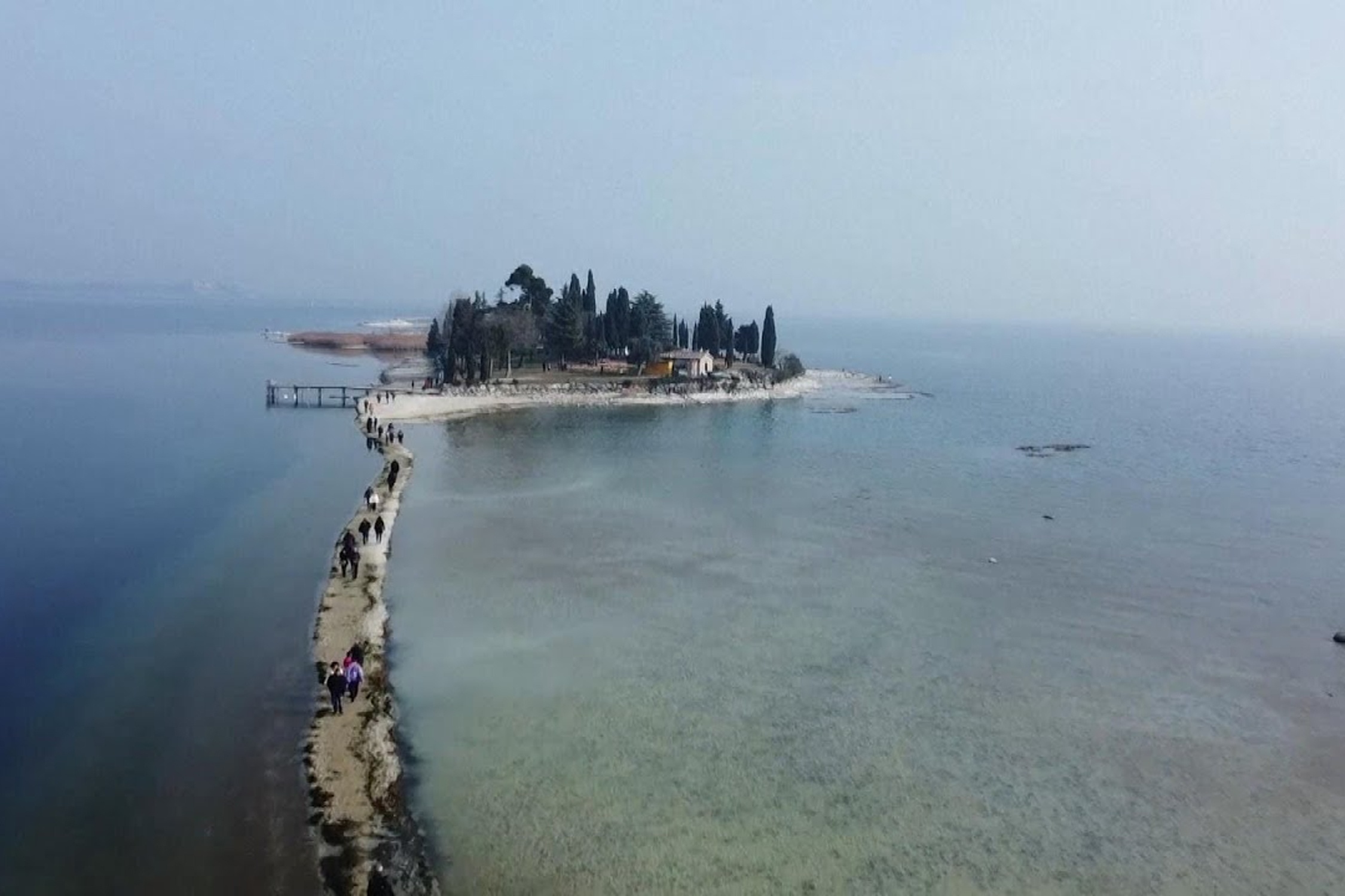 Han han o Italy de lo loi di bo den dao San Biagio hinh anh