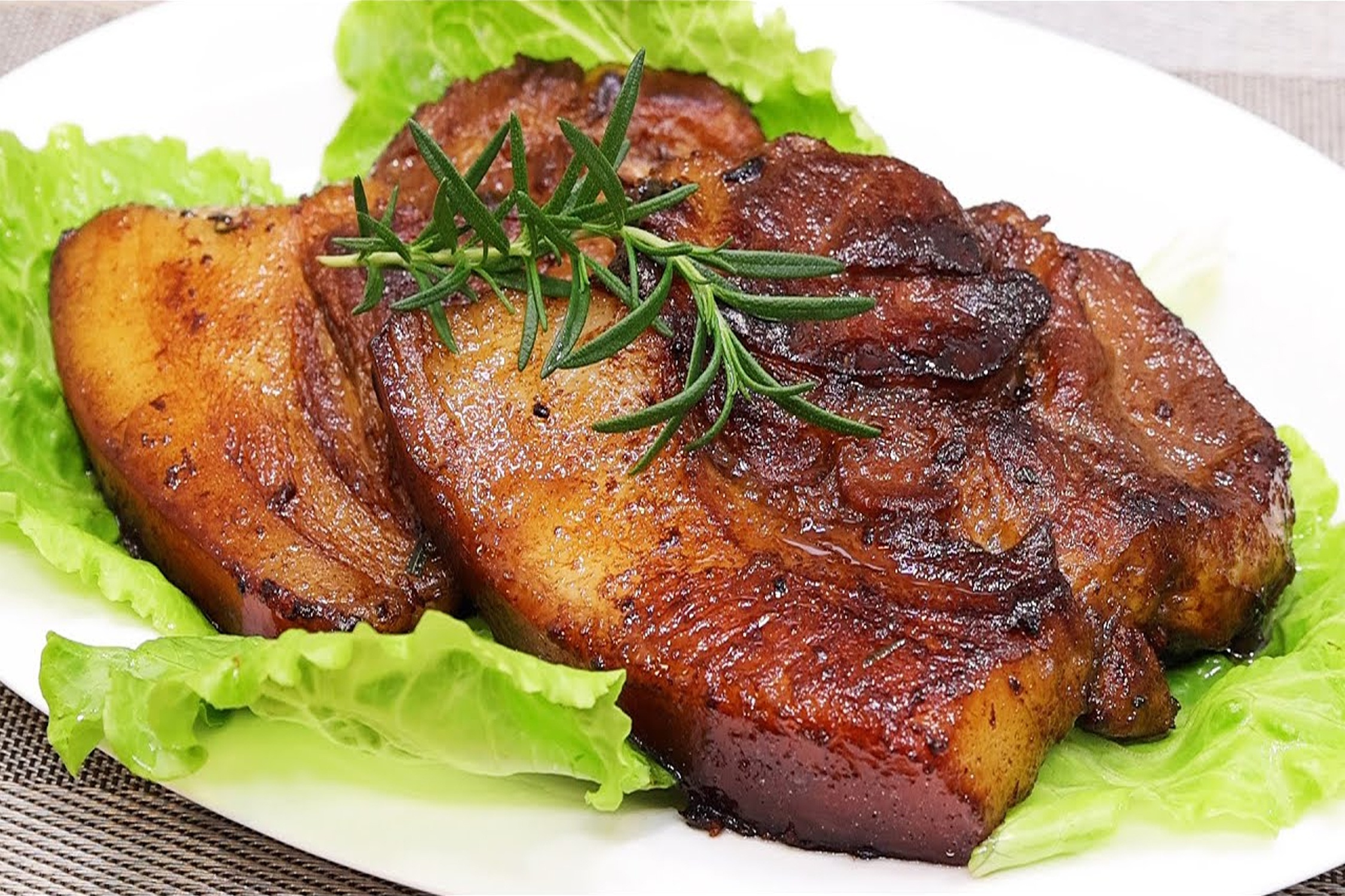 Cach kho thit heo nguyen mieng dam da hao com hinh anh