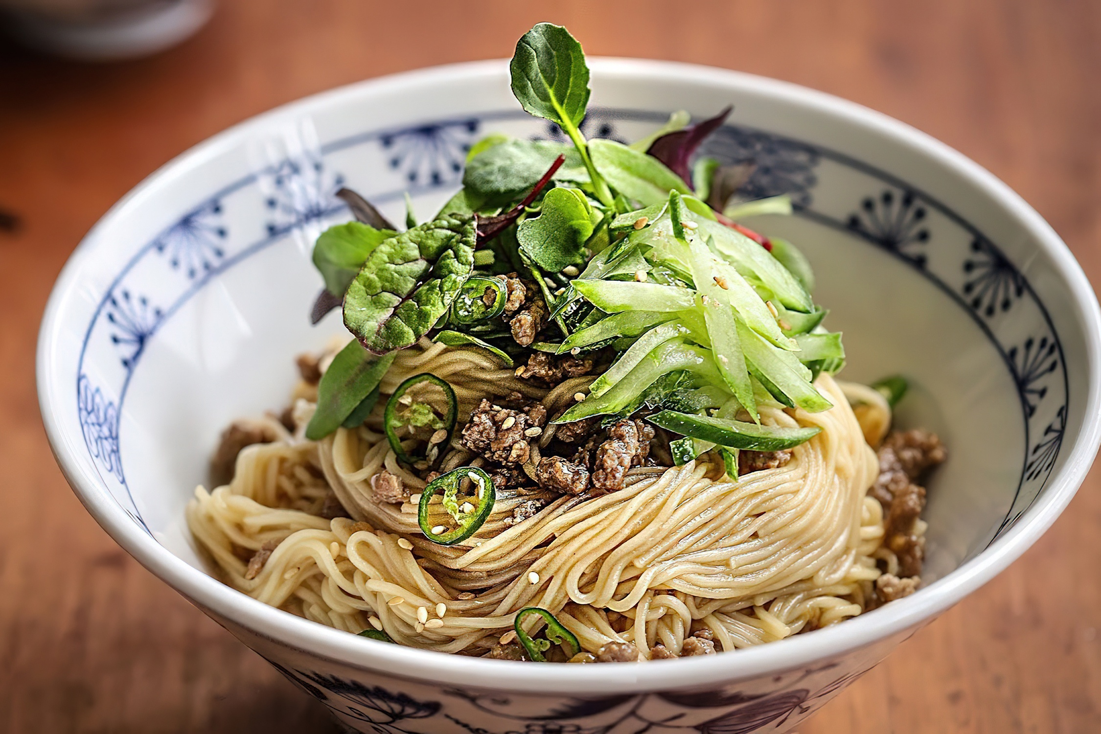 Cach lam mi tron thit bo kieu Han Quoc hinh anh