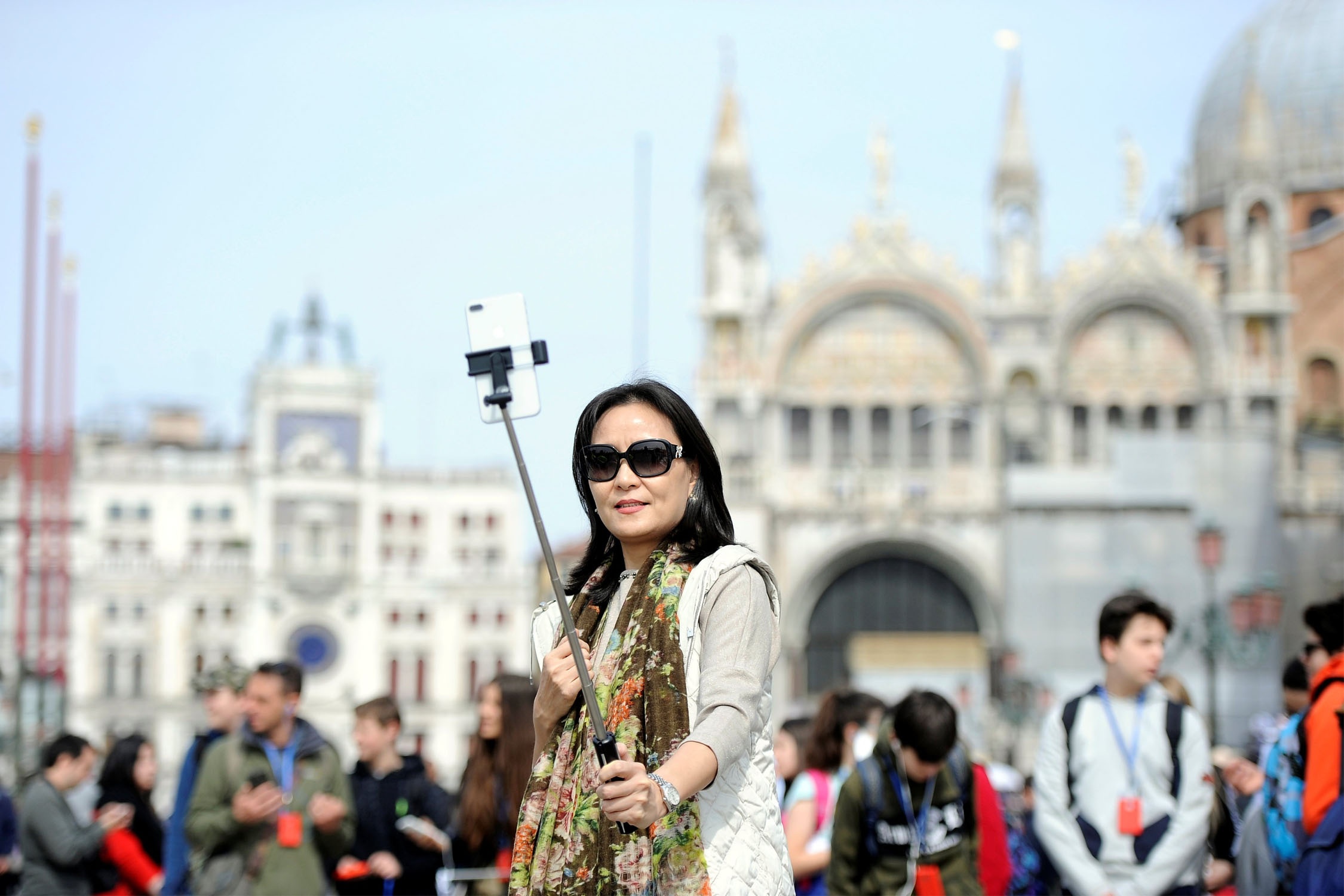 Khach Trung Quoc do xo den Italy hinh anh