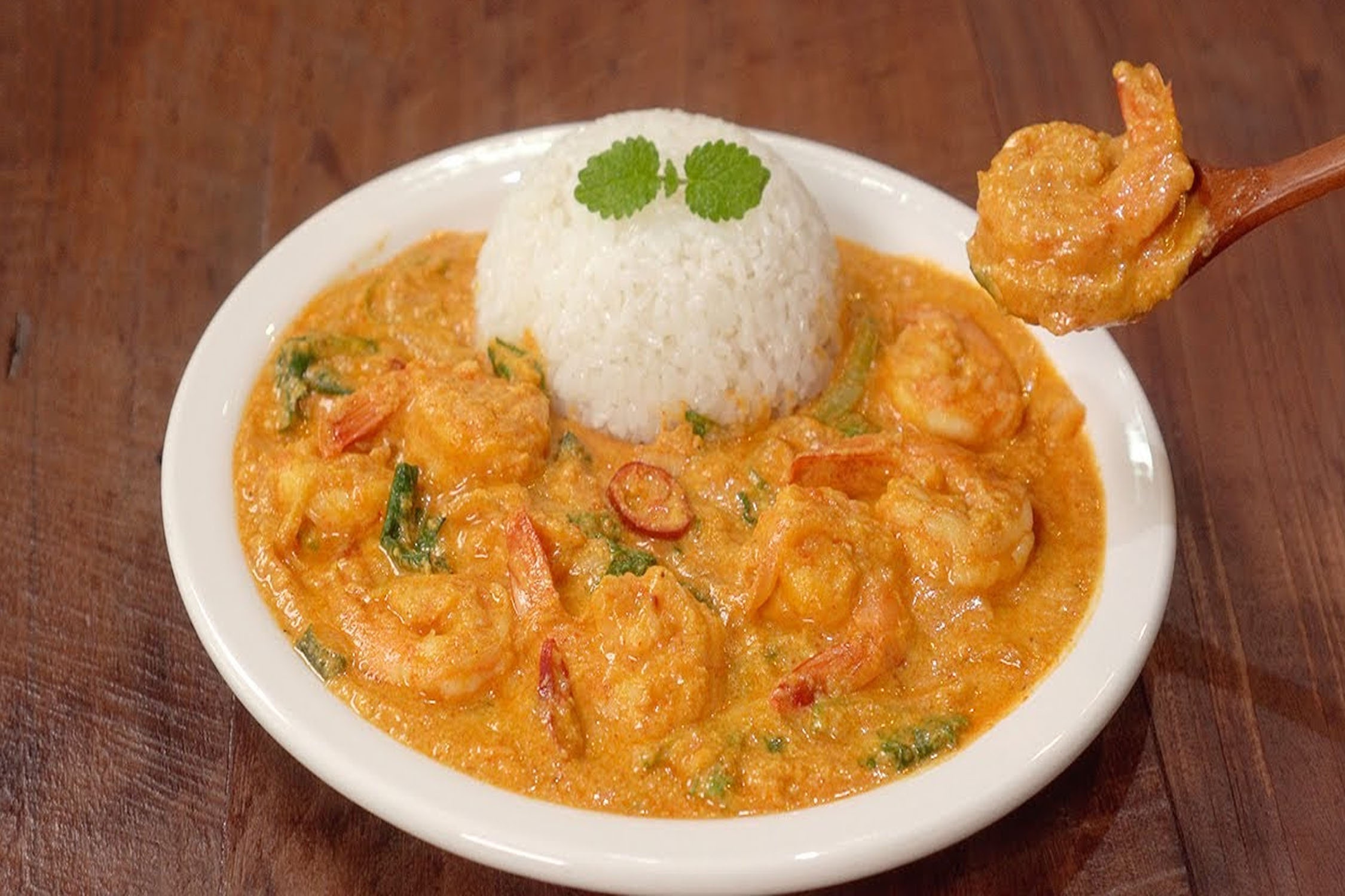 Cach nau ca ri tom kieu Thai cuc ngon hinh anh