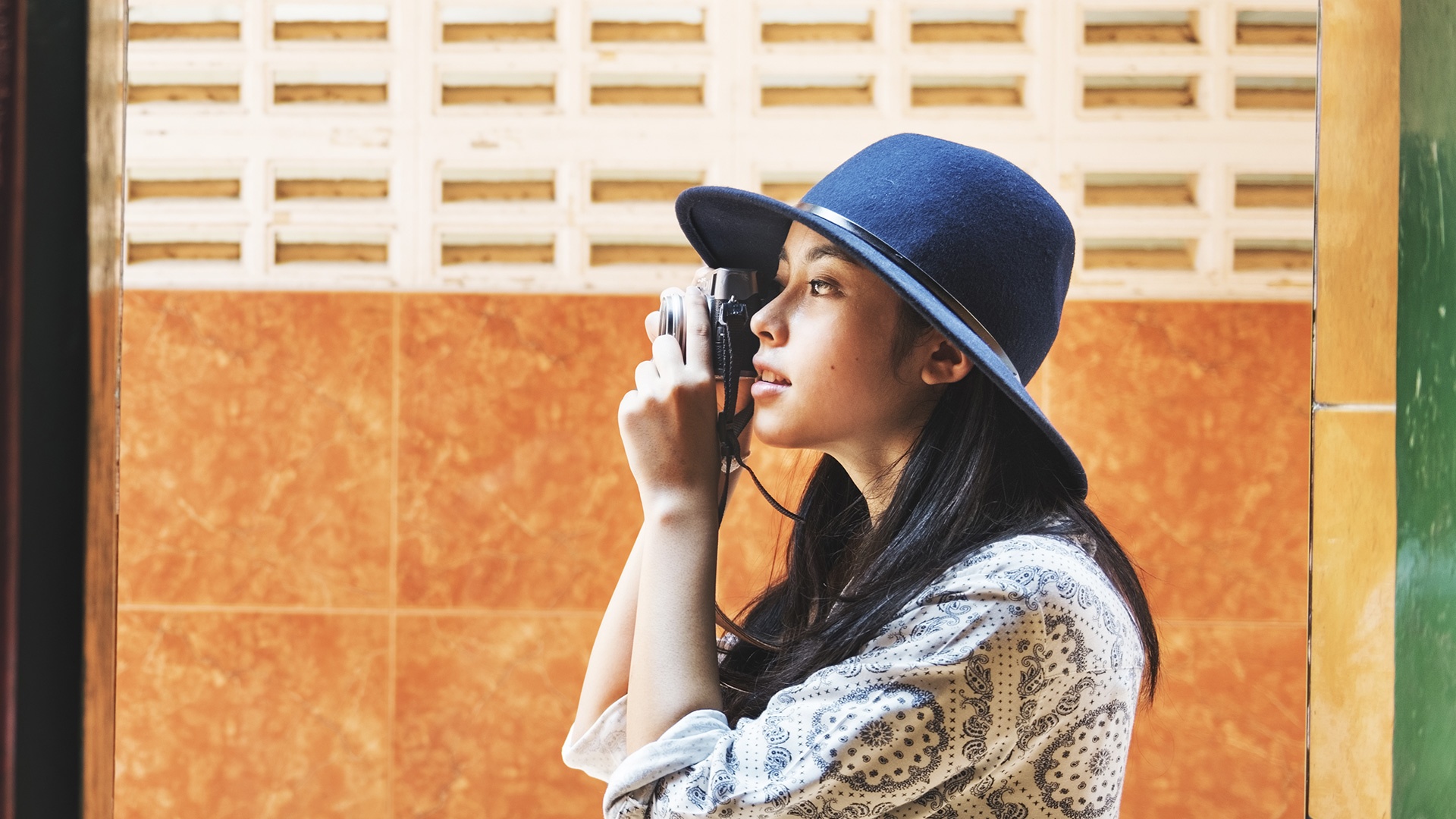 Cac quoc gia an toan cho du khach nu doc than hinh anh