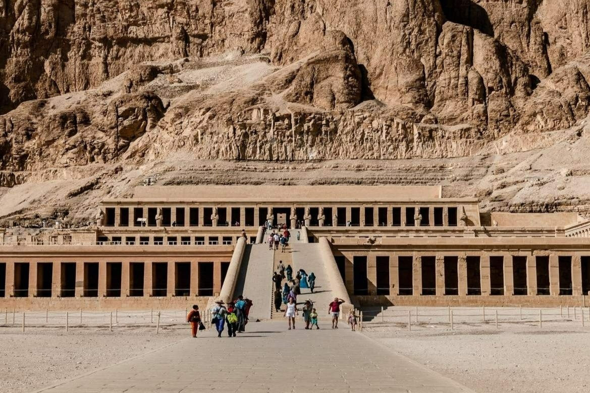 10 ngoi den co xua nhat the gioi hinh anh