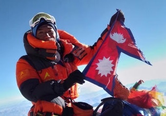 Nguoi dan ong lap ky luc 28 lan chinh phuc dinh Everest hinh anh