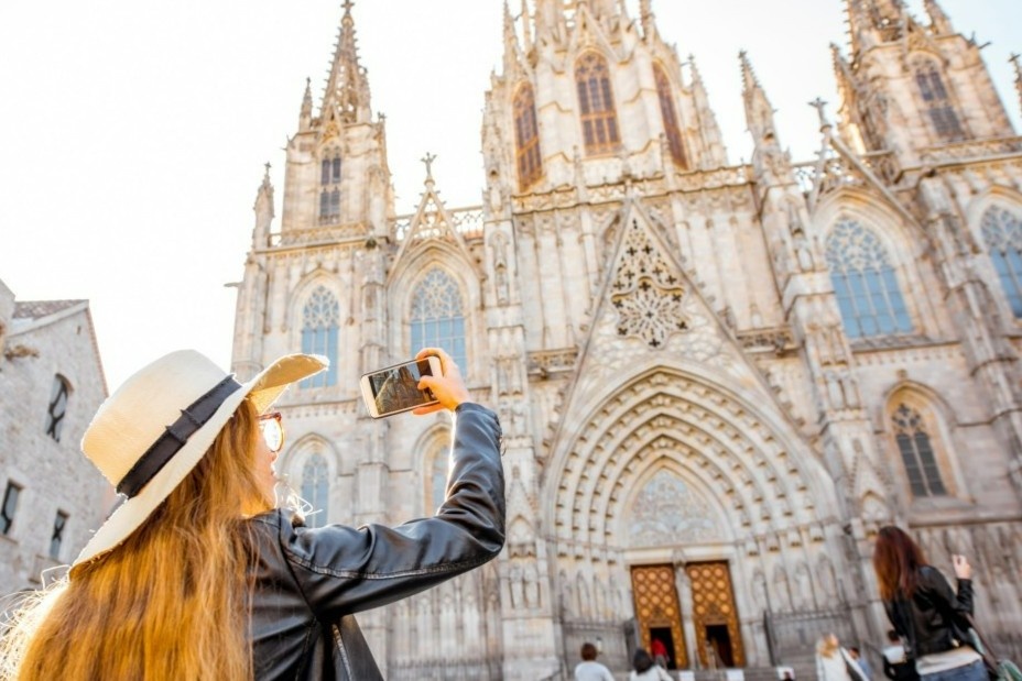 12 dieu nen tranh khi du lich nuoc ngoai hinh anh