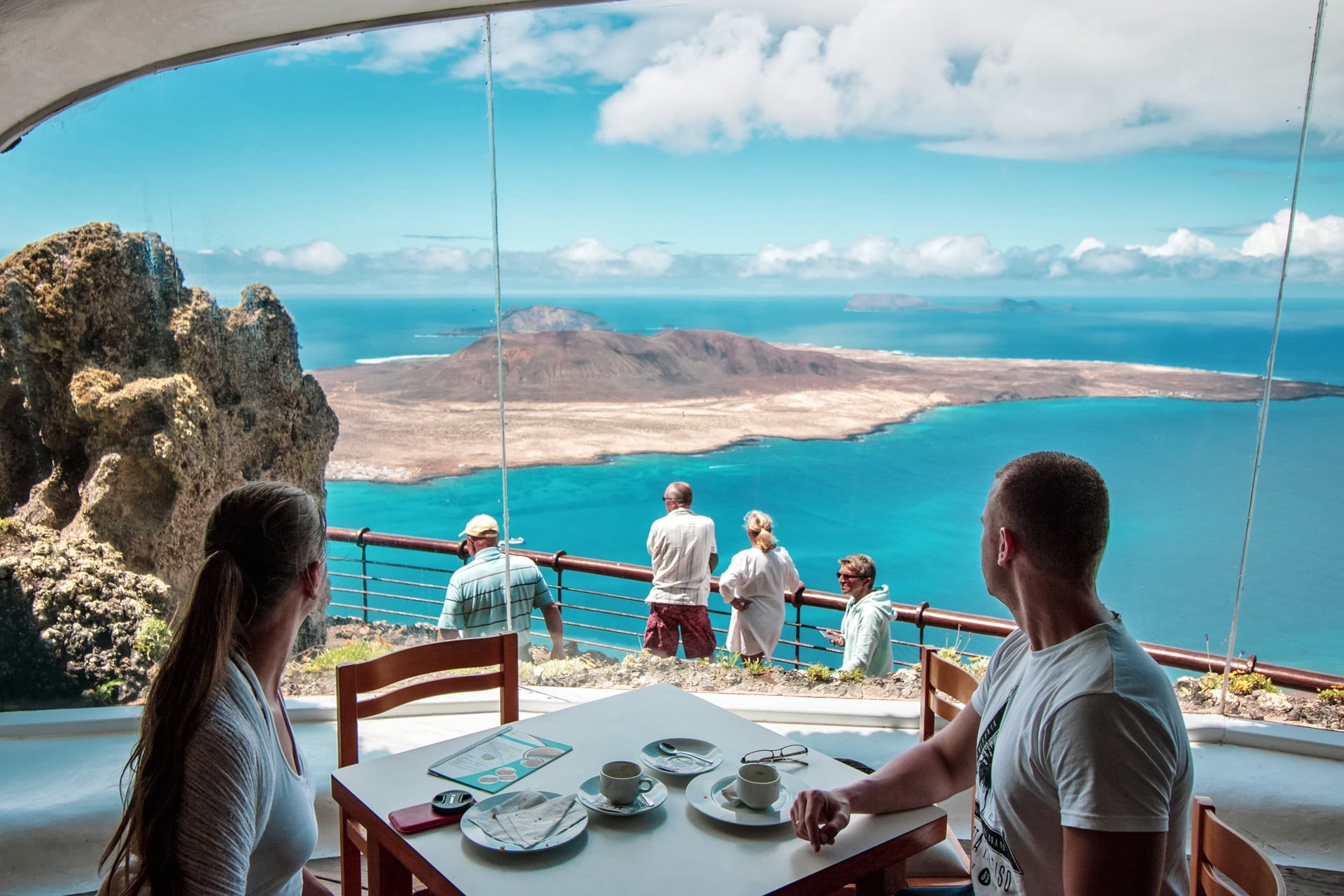 Qua tai du lich anh 2