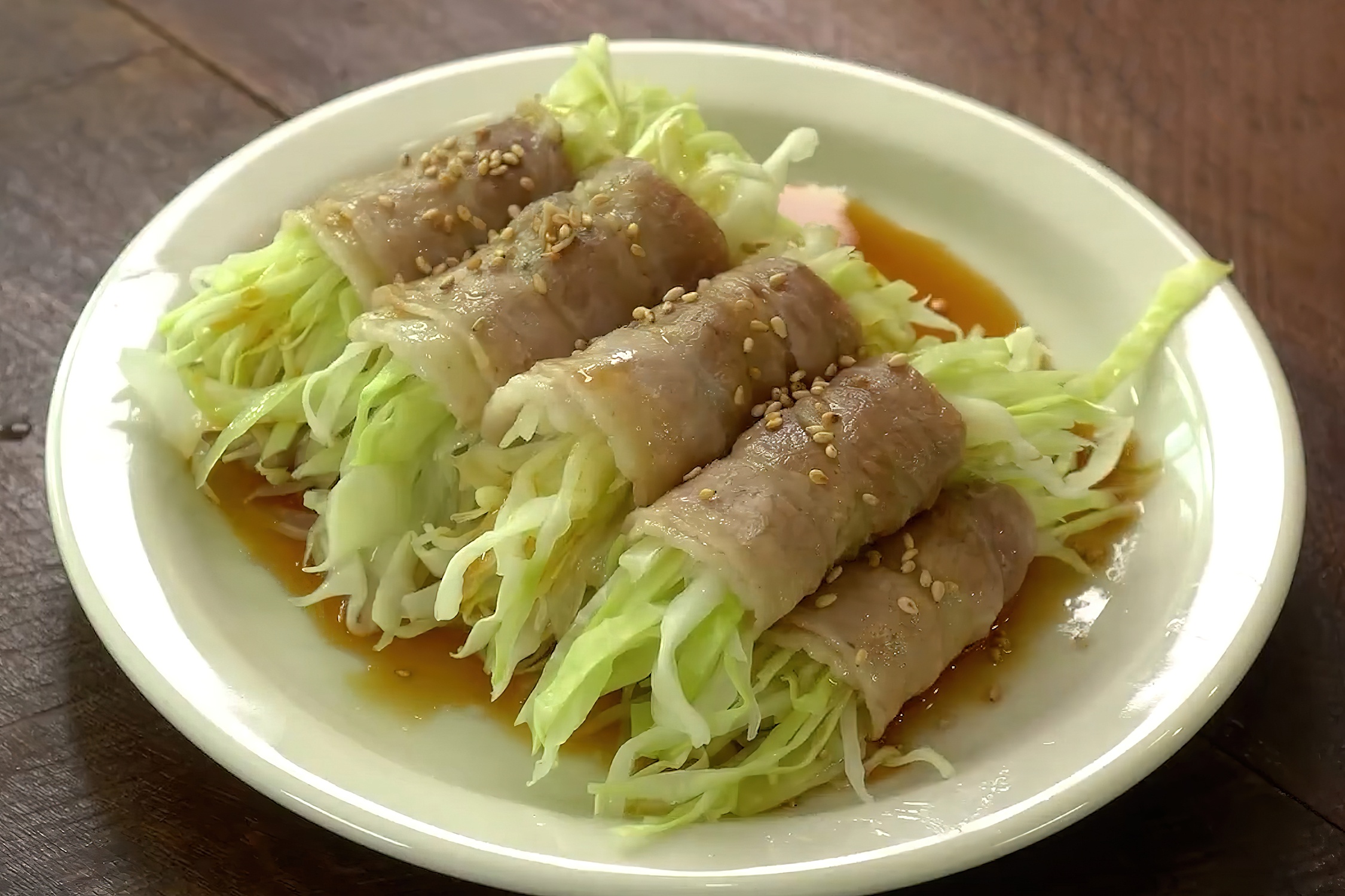 Mon thit cuon bap cai de lam cho nguoi khong chuyen hinh anh