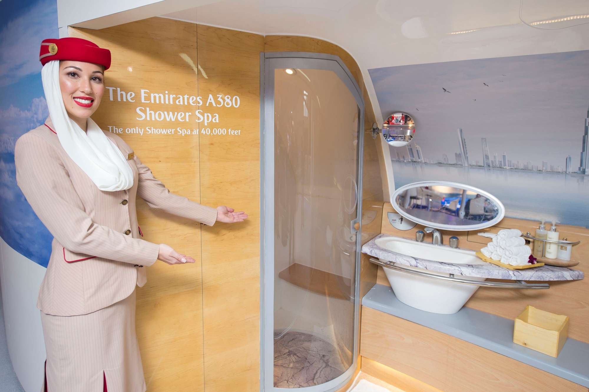 8 tien ich hiem co tren may bay hinh anh