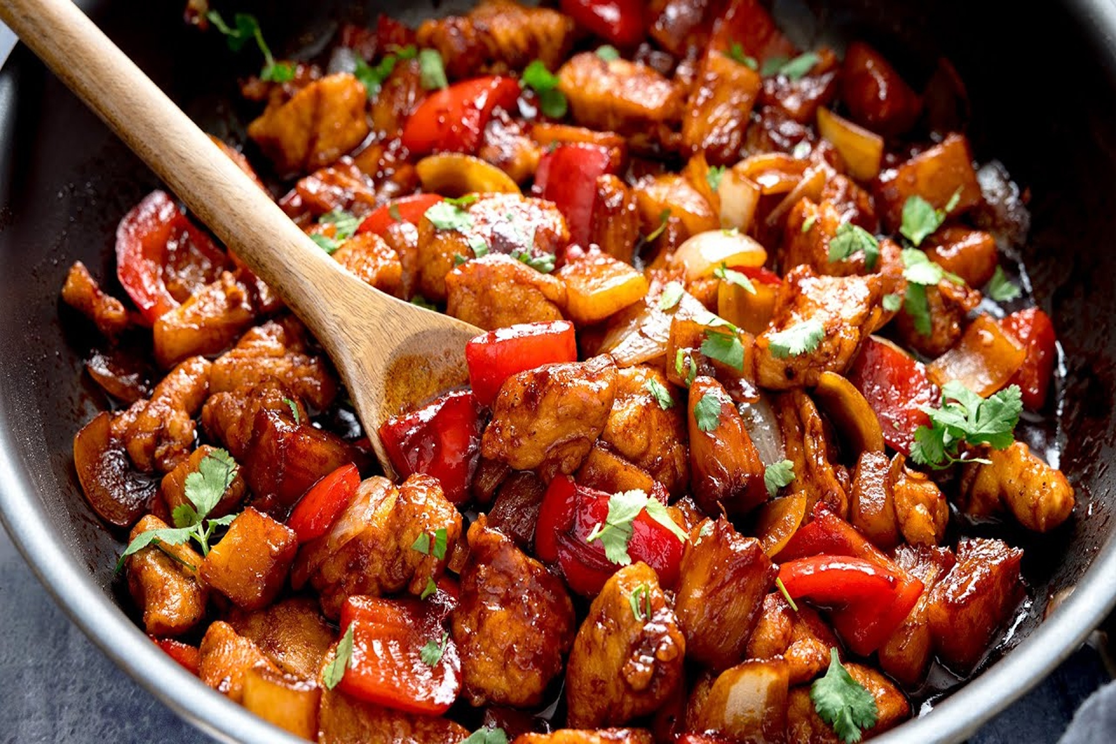 Cach lam ga xao dua ngon nhu ngoai hang hinh anh