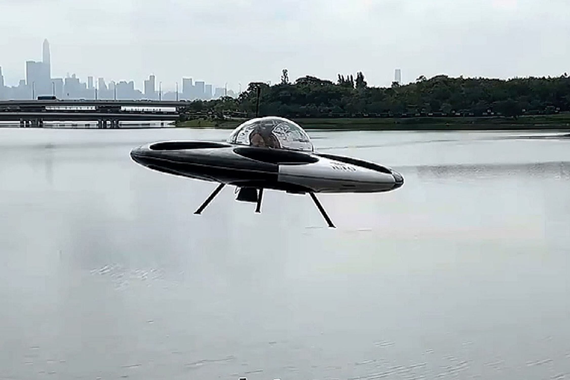 Dia bay co nguoi lai dau tien tren the gioi hinh anh