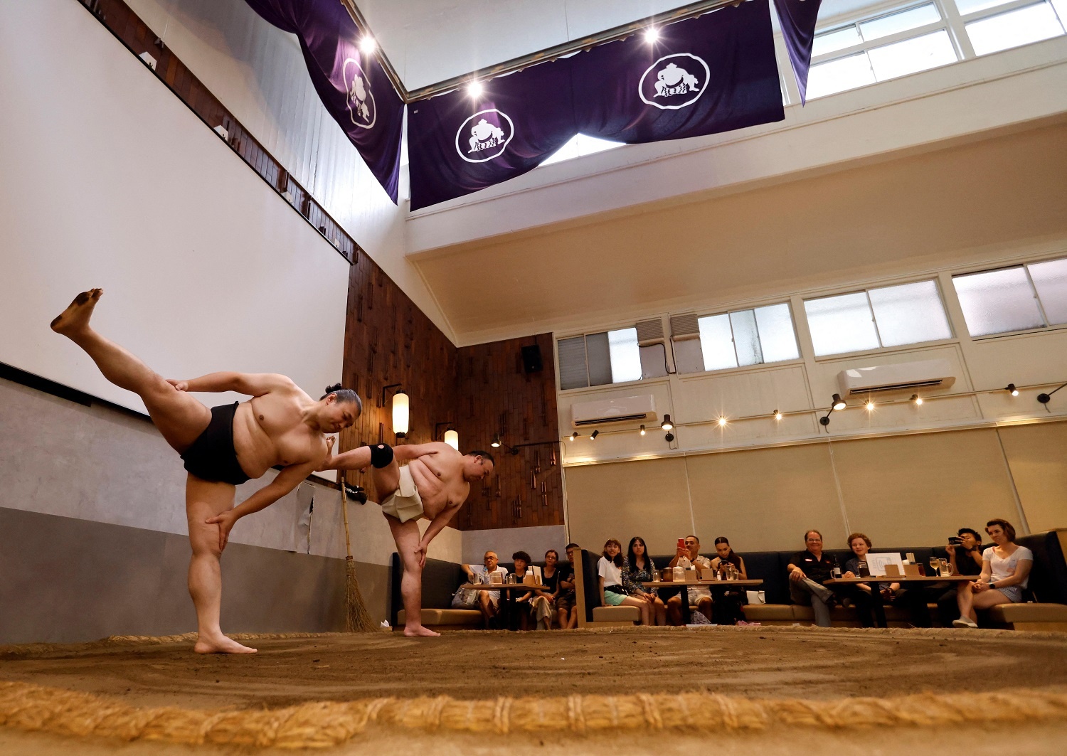 Sumo biểu diễn ảnh 6 Sumo bieu dien anh 6