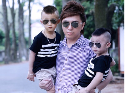 Minh Vuong M4U khoe cap con trai nuoi sinh doi hinh anh