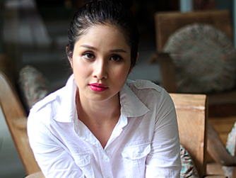 Vo tien dao Phan Thanh Binh: 'Toi co guong mat hoa hau' hinh anh